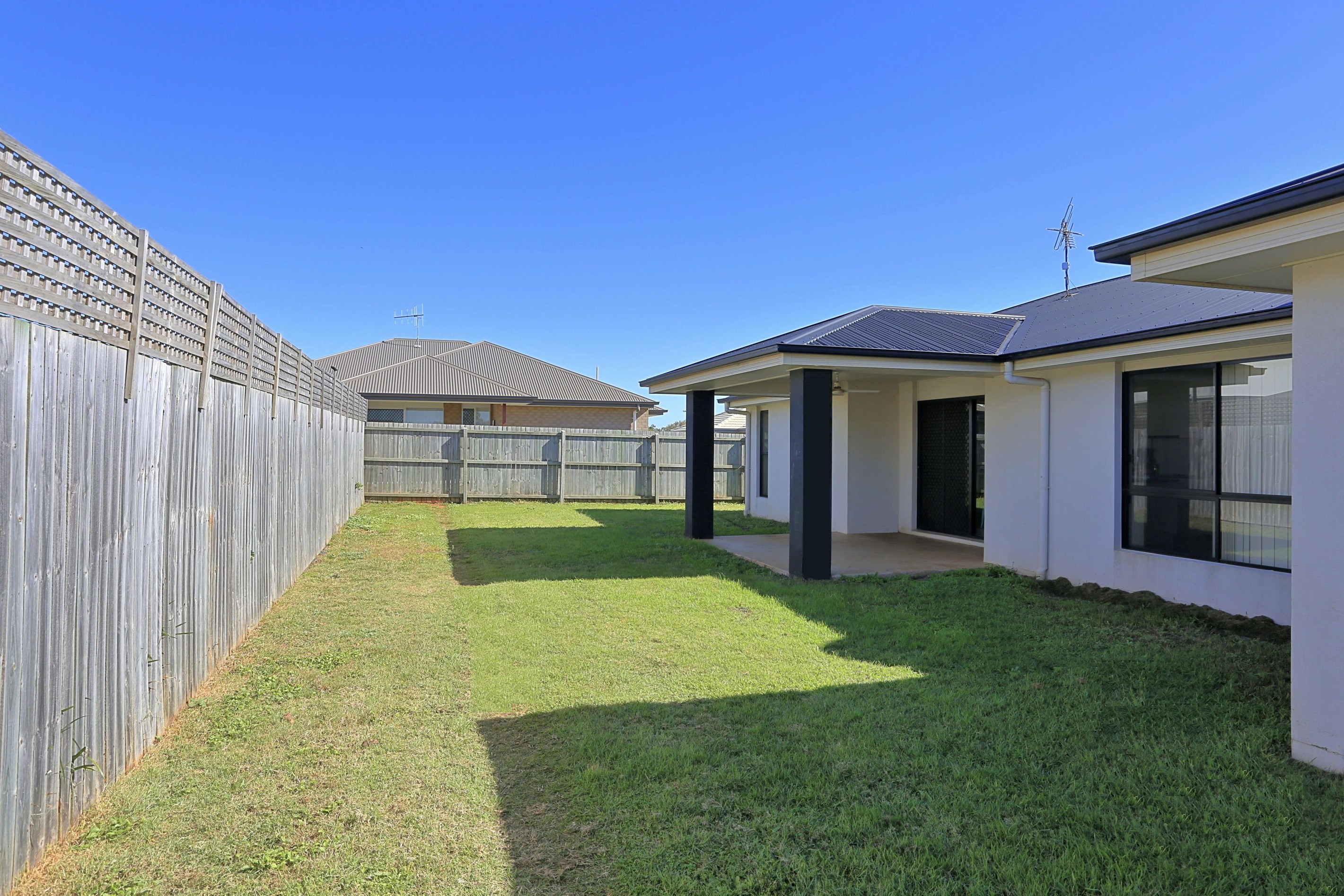 15 Neville Drive, Branyan, QLD 4670