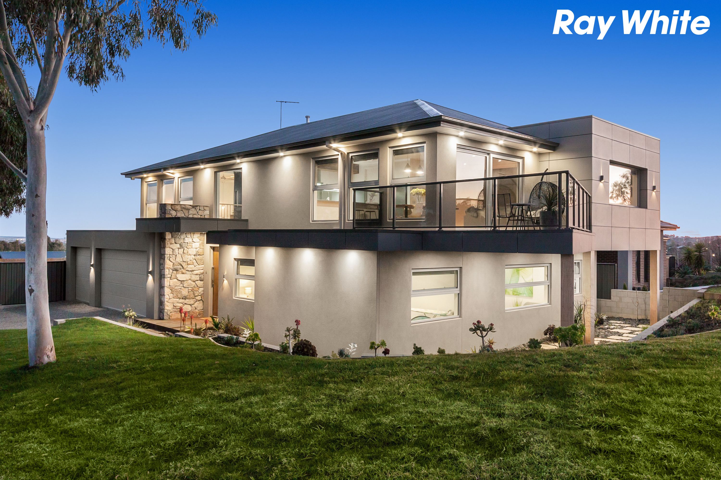 8 Superior Waters, Pakenham, VIC 3810