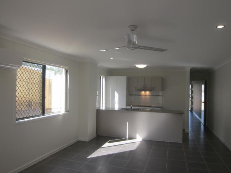 1/83 Brentwood Drive, Bundamba, QLD 4304