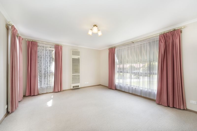 10 Melvyn Crescent, Mount Clear, VIC 3350
