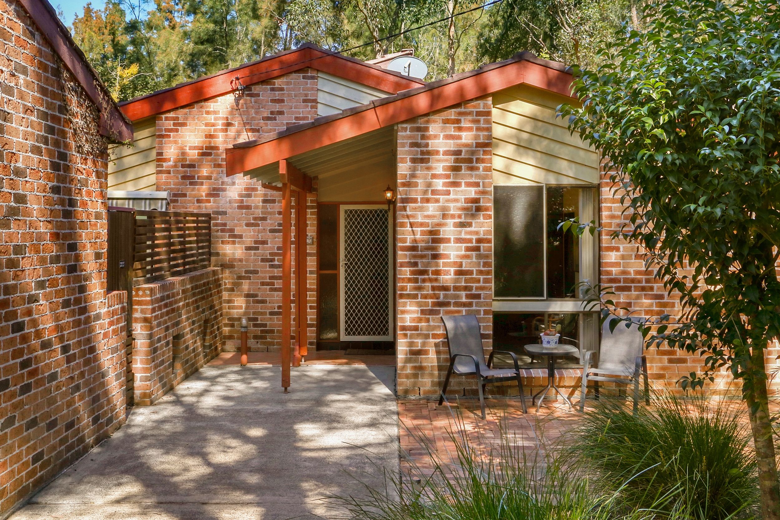 15 Emma Street
