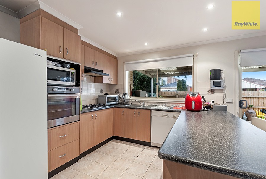 11 Centaurus Avenue, Roxburgh Park, VIC 3064