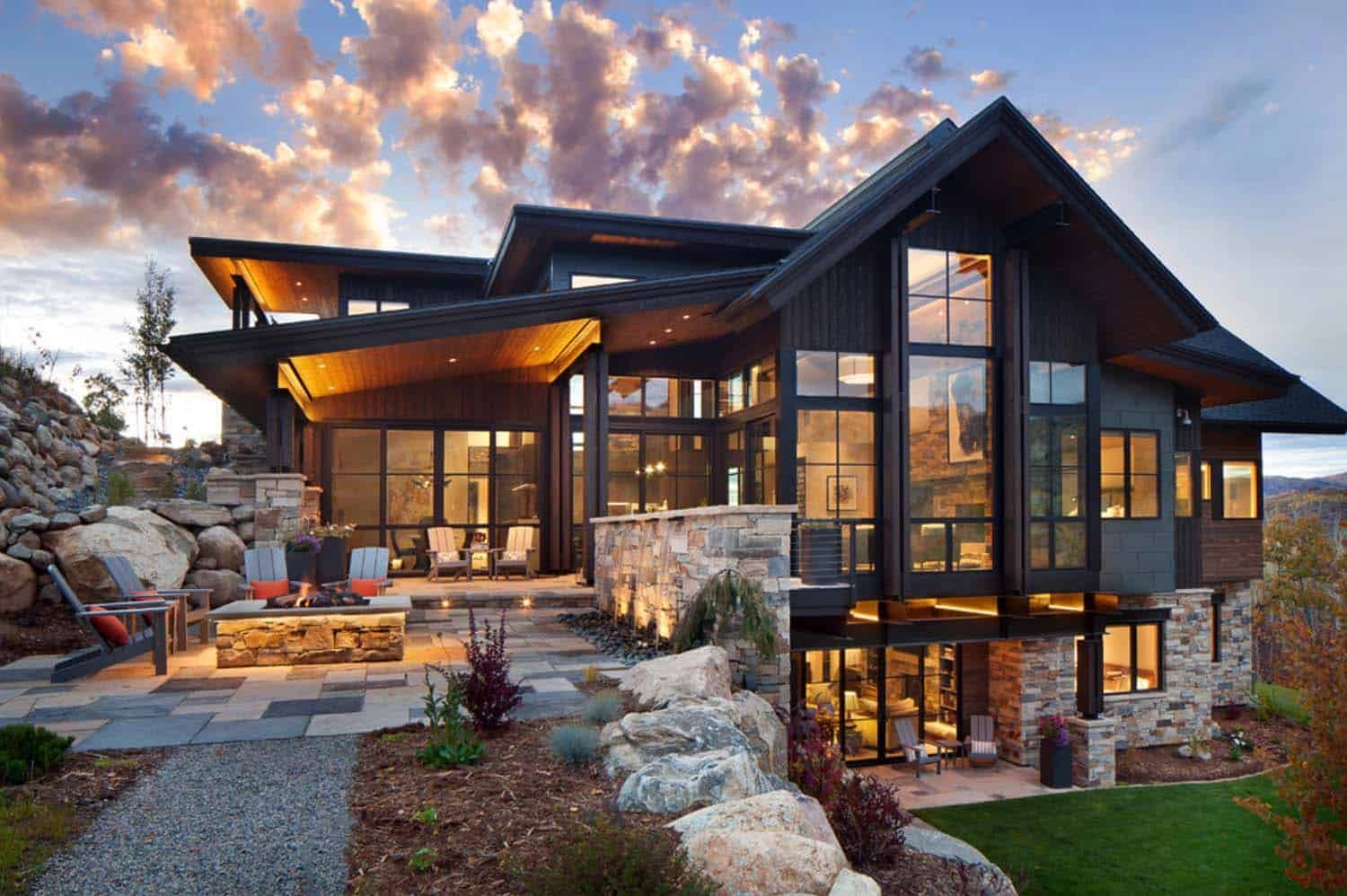A Guide to Buying a Second Home: Considerations and Tips - News - Ray ...