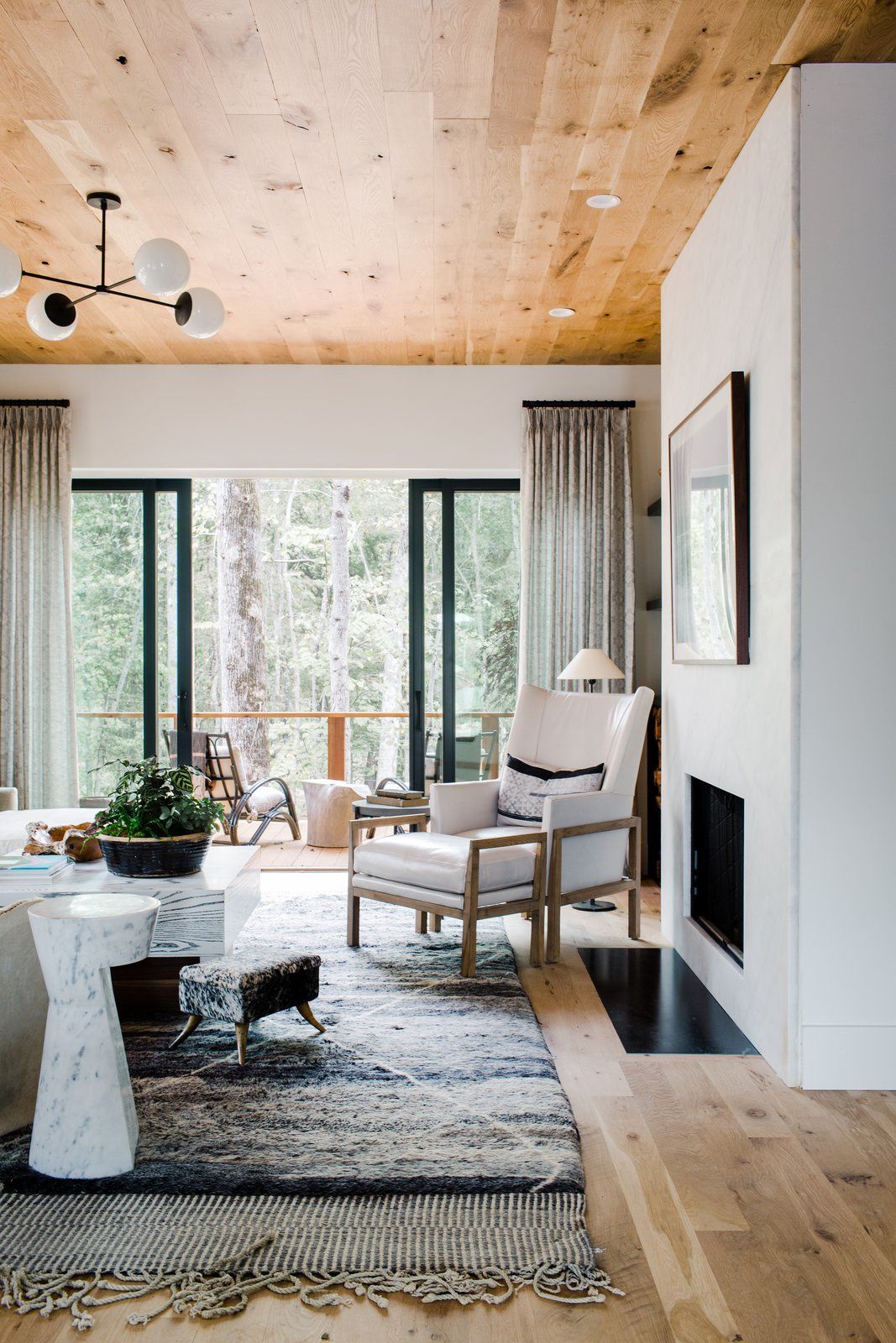 How This Interior Designer Creates the Perfect Blend of ...
