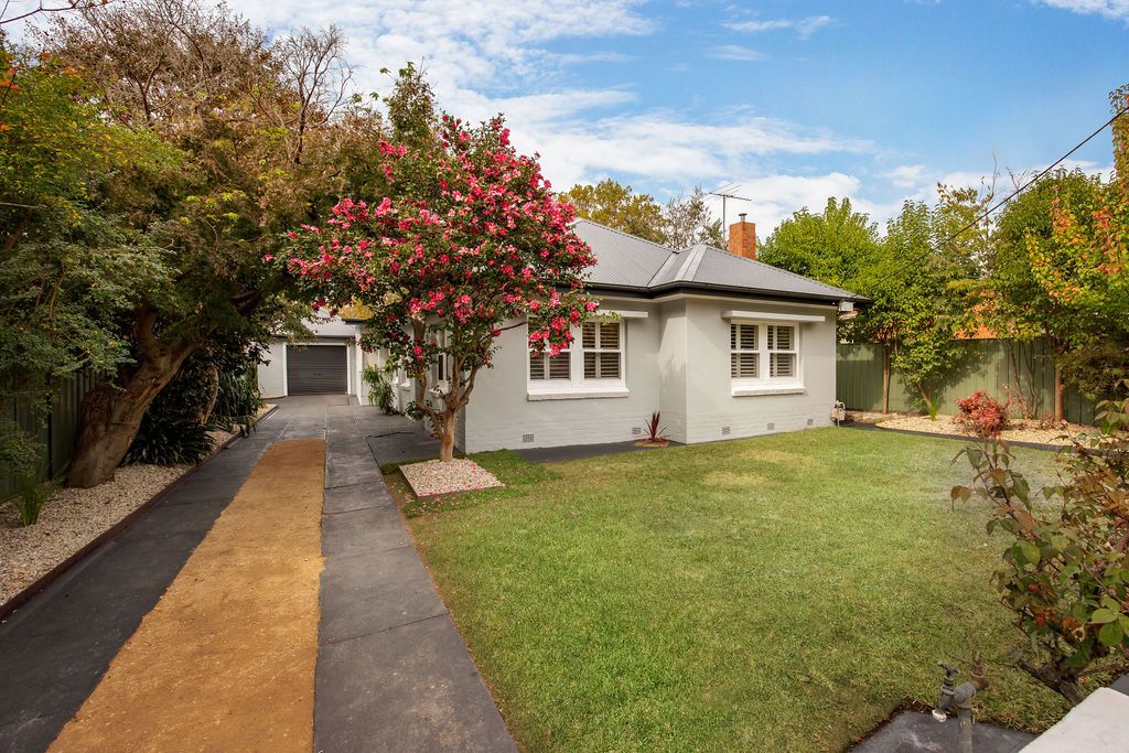 494 Schubach Street, East Albury NSW 2640