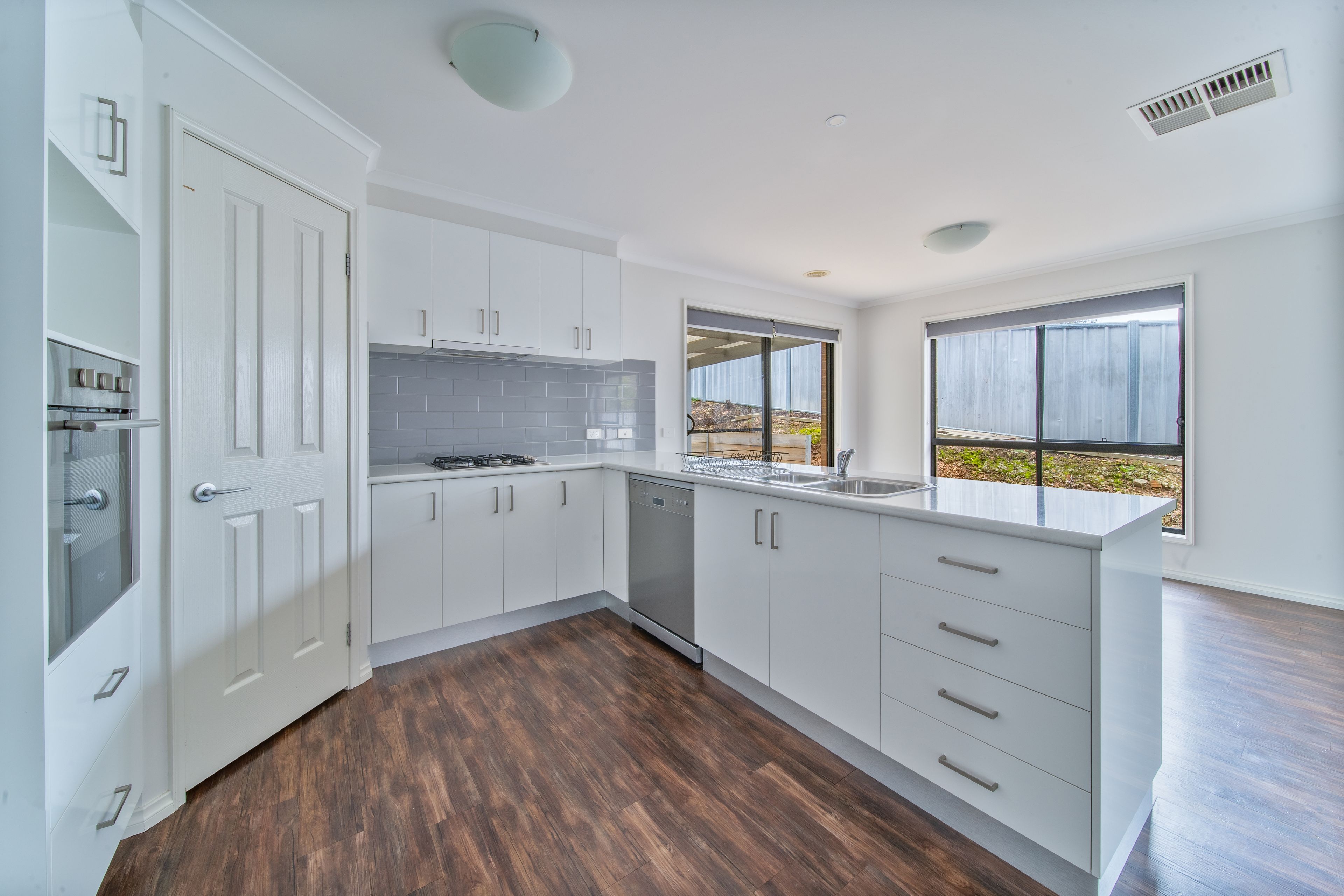 2/1C Lester Street, Sailors Gully, VIC 3556