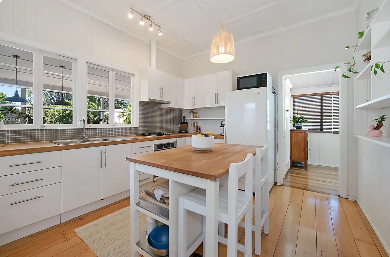 19 Crump Street, Holland Park West, QLD 4121