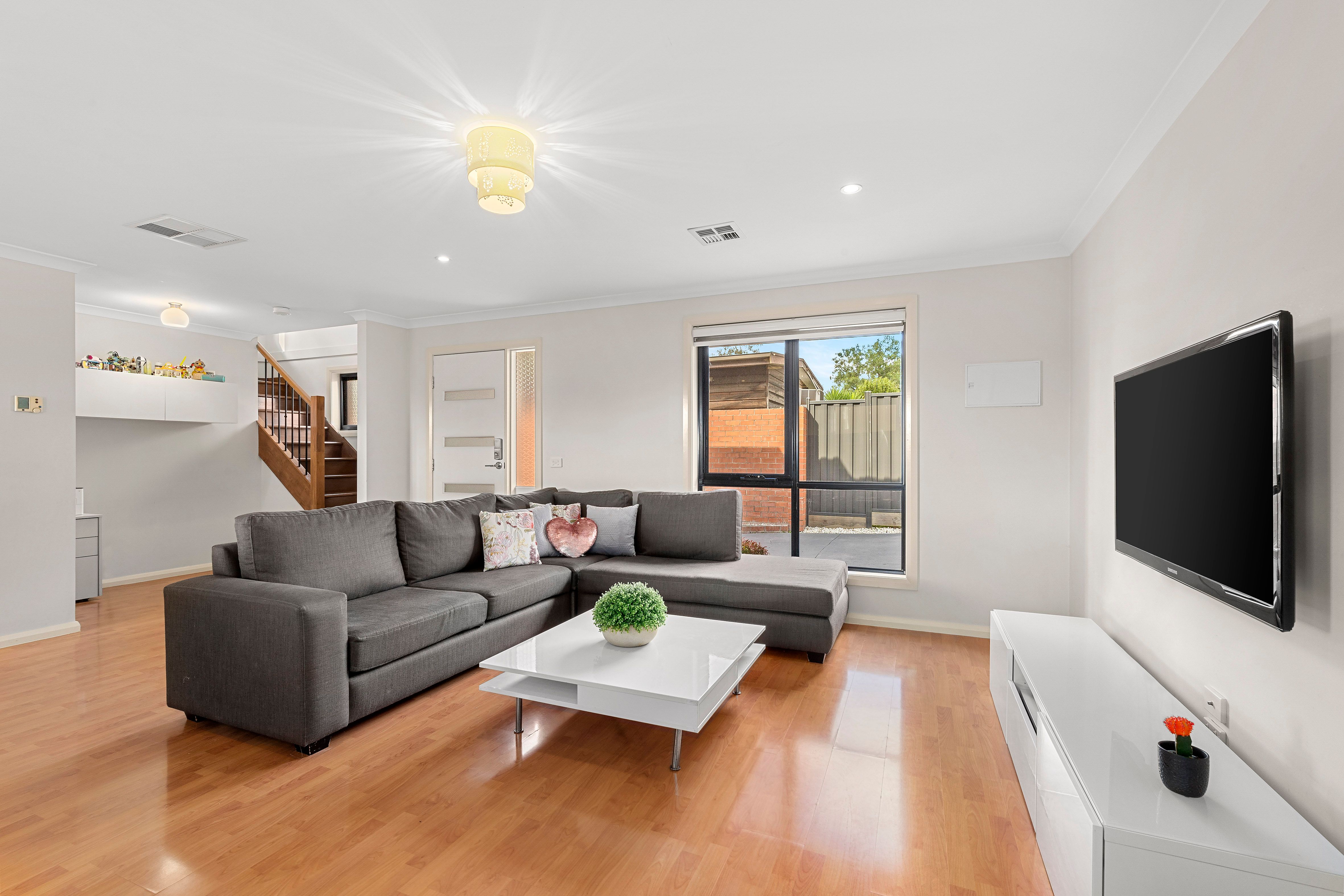 2/14 Nicholson Avenue, Reservoir, VIC 3073