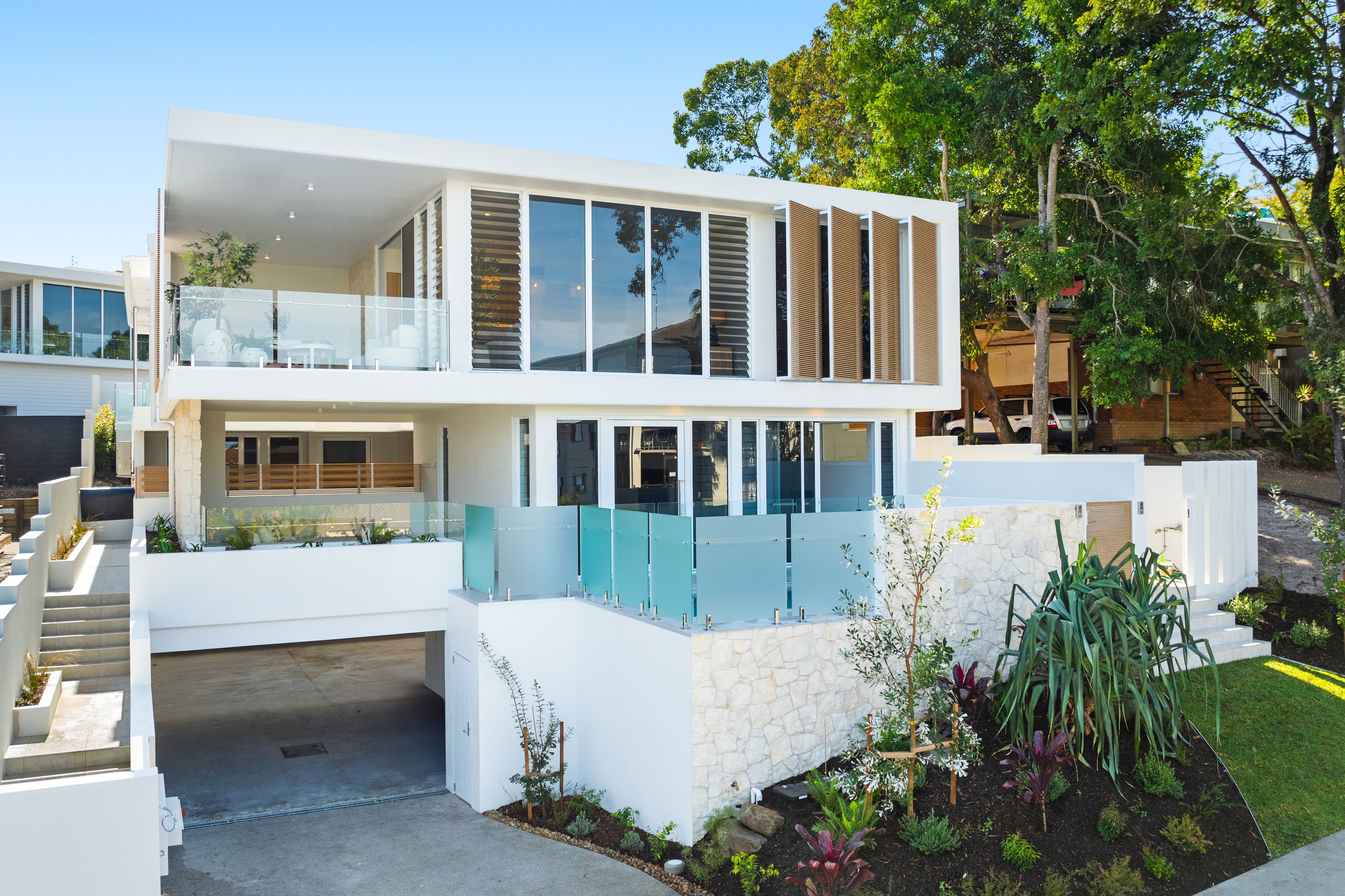 4/10 Natasha Avenue — photo from Ray White Noosa