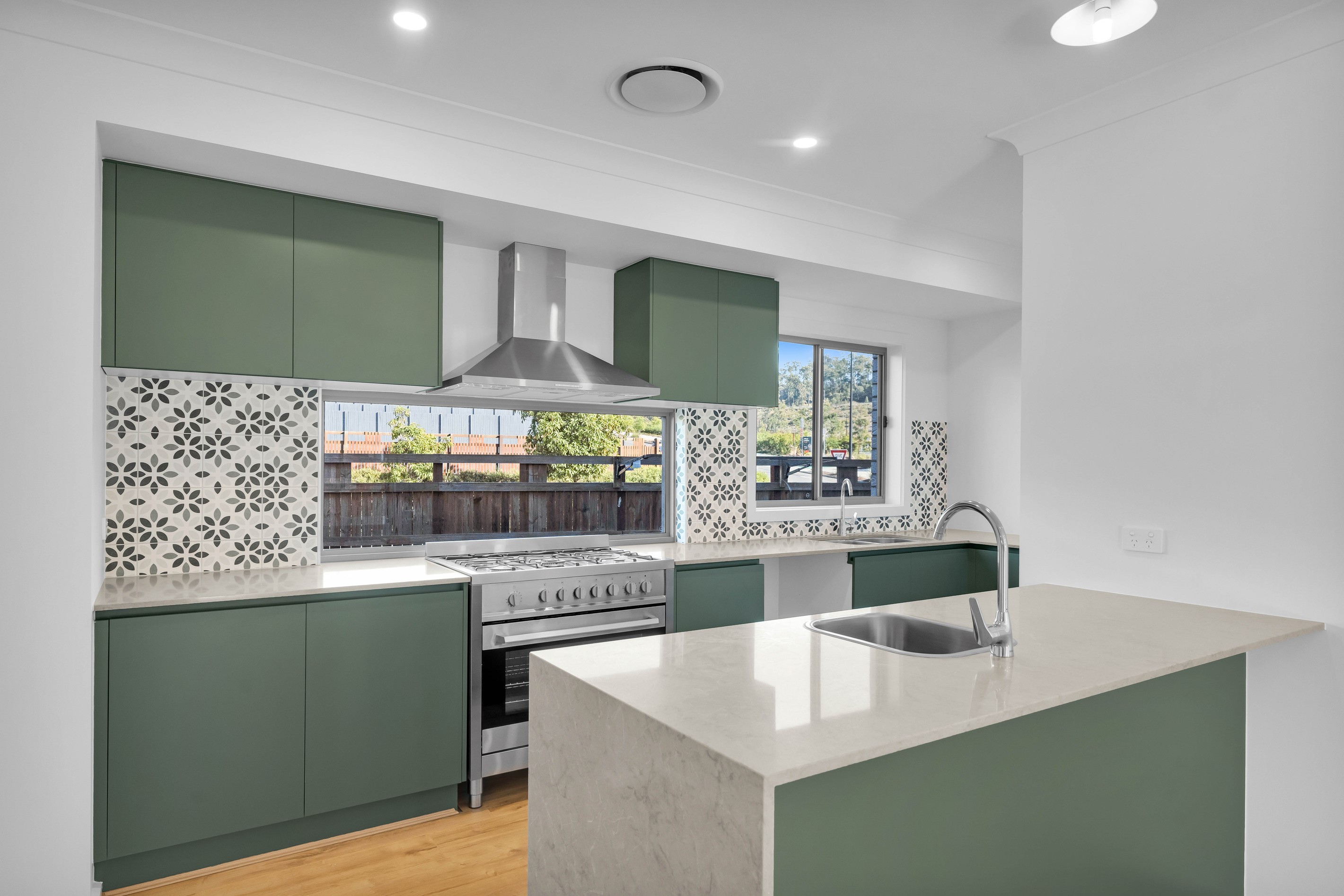 90 Russell Luhrs Way, SPRING MOUNTAIN, QLD 4300
