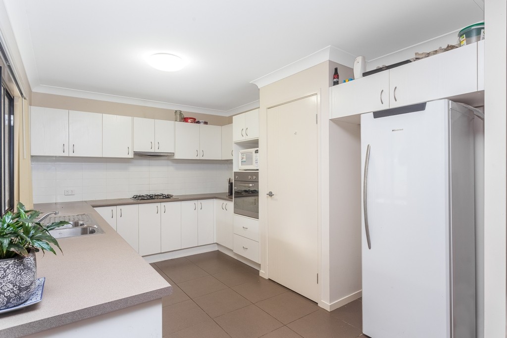 3 Roland Court, Kallangur, QLD 4503