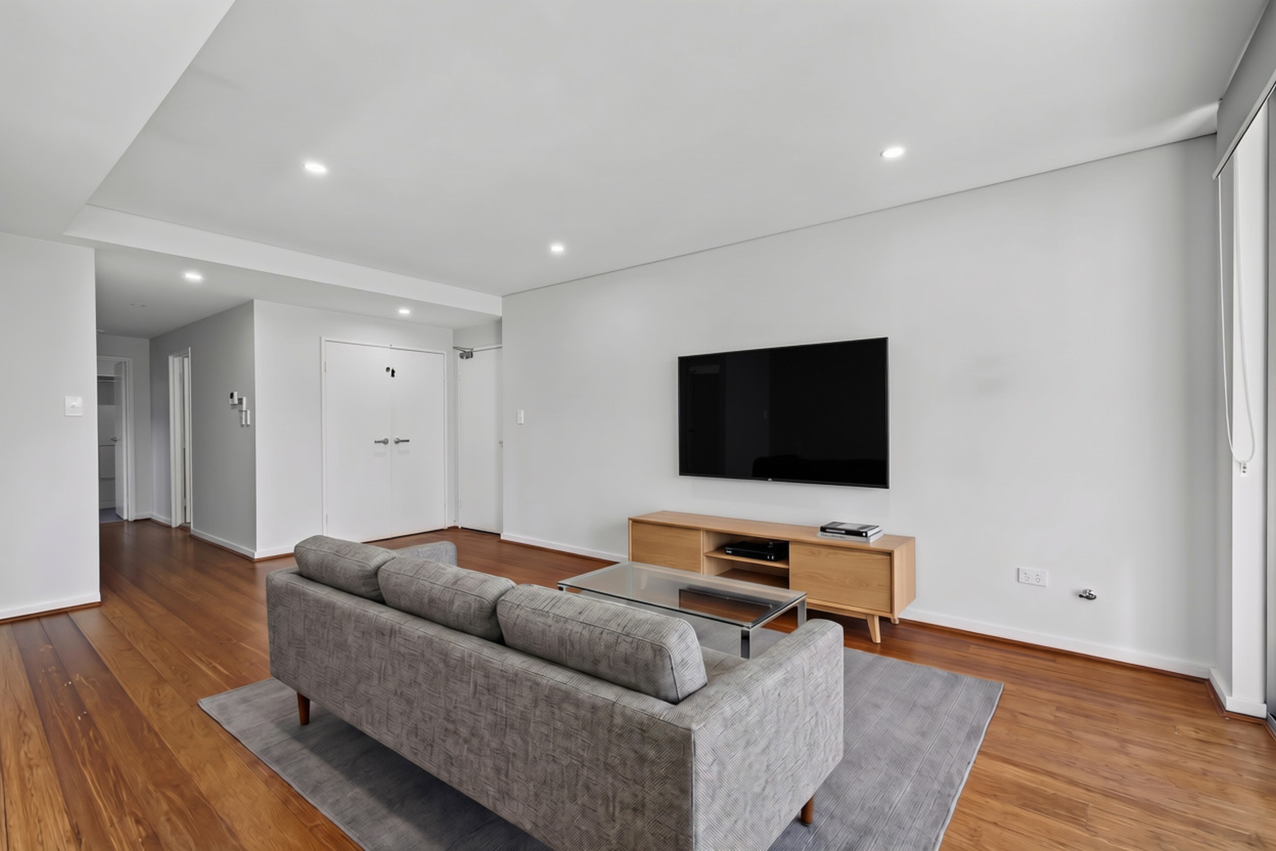 1/33 Percy Street — photo 3 of 16