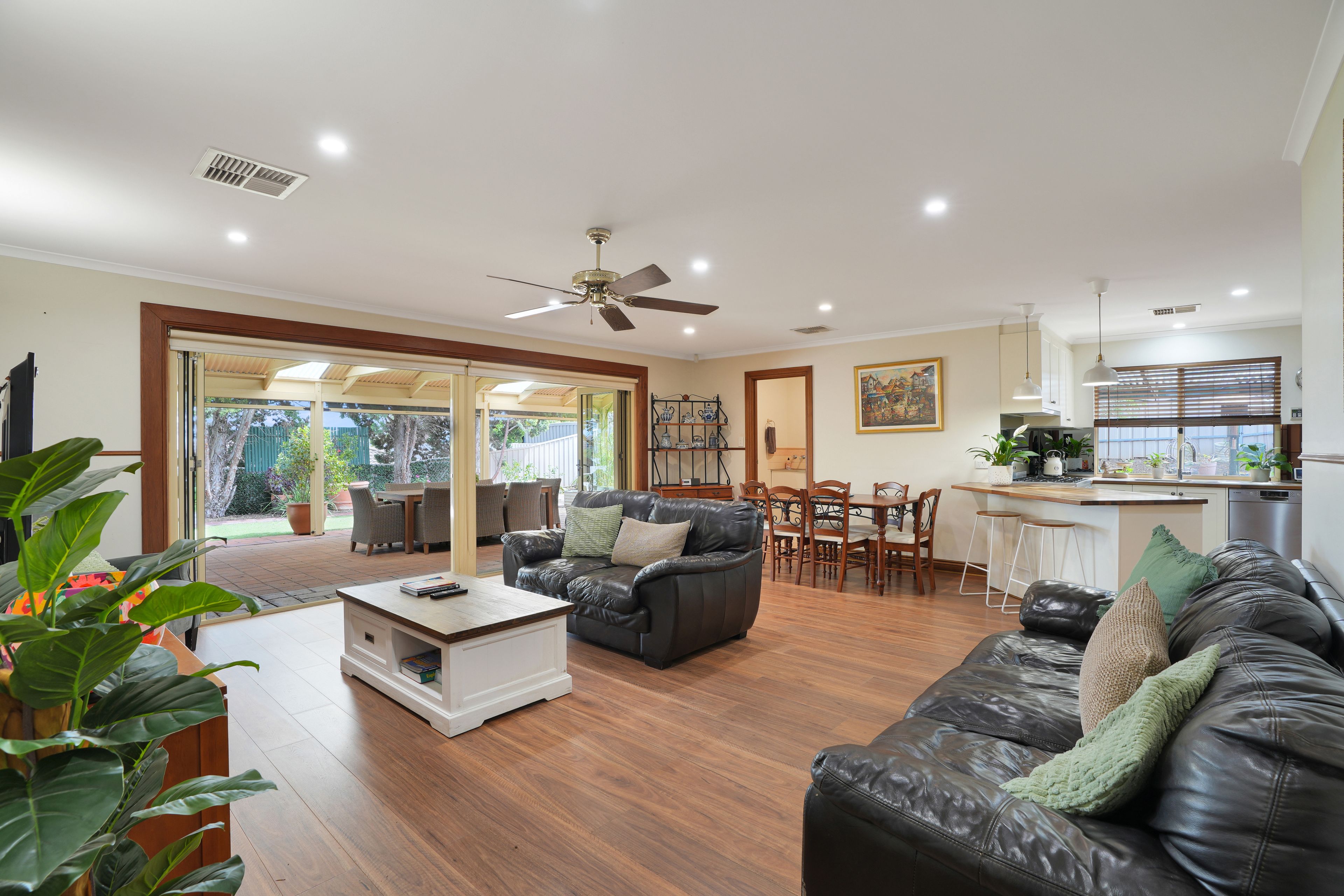 12 Forrest Court — photo 8 of 29