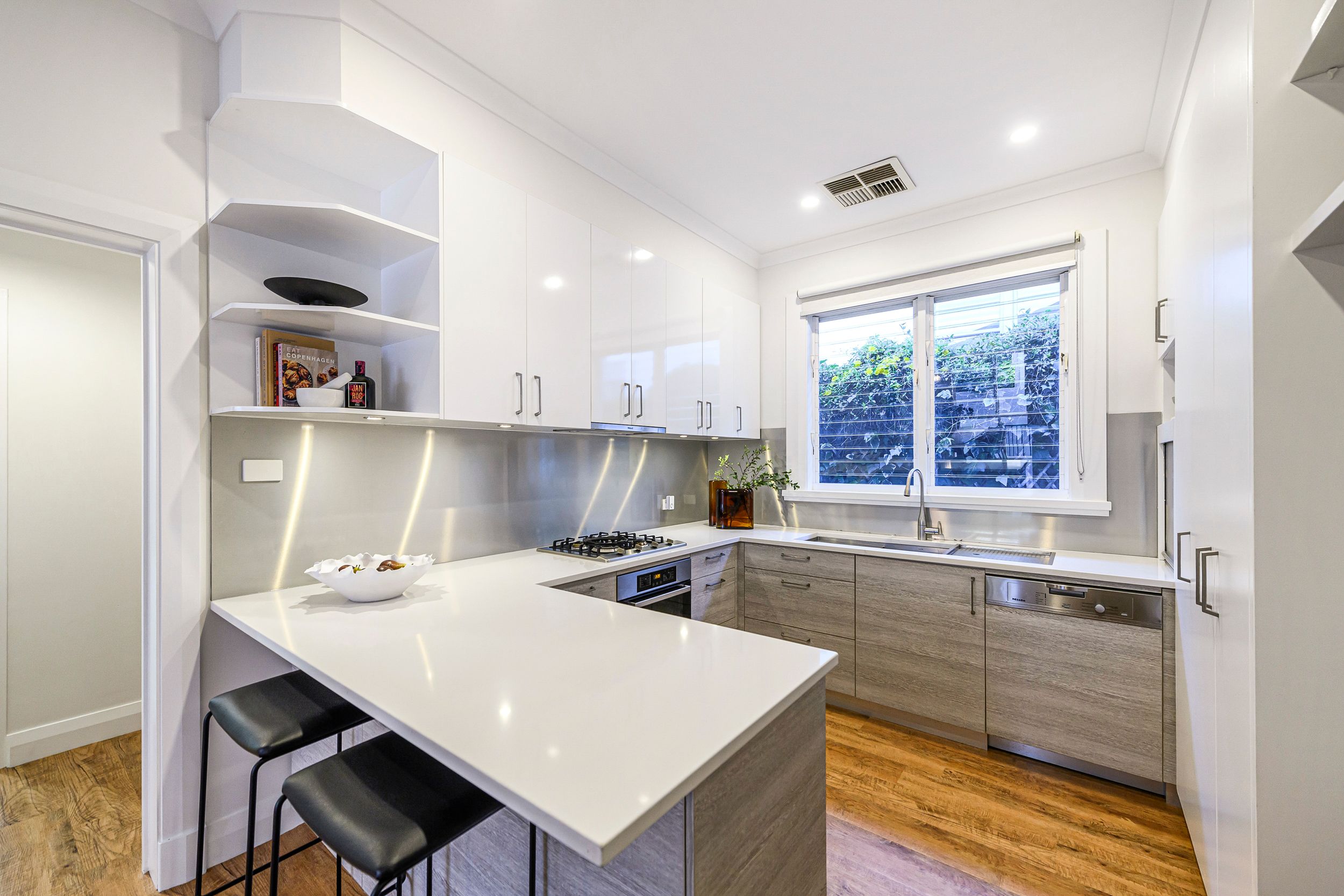 8 Saunders Street — photo 9 of 30