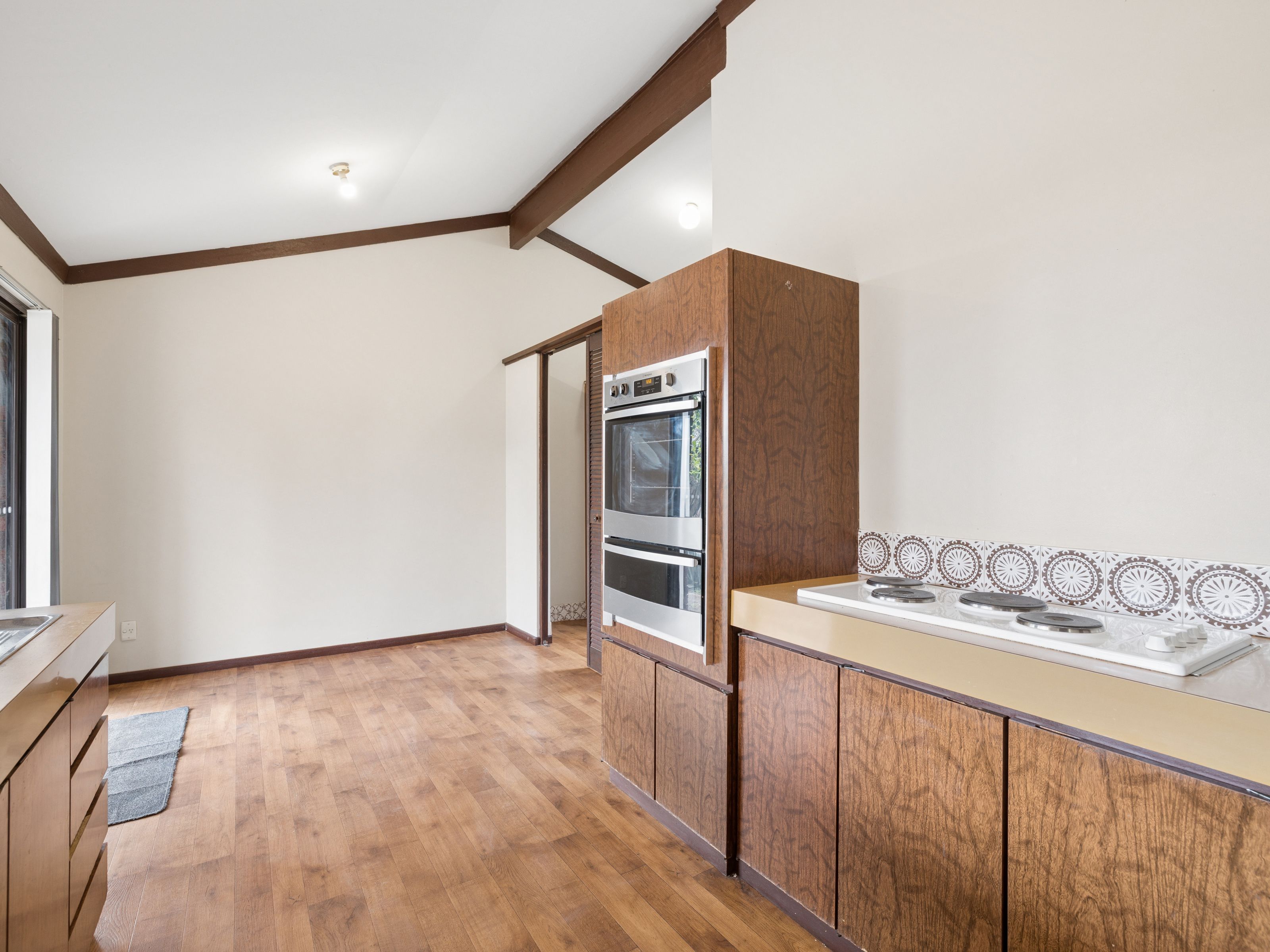 28 Vellgrove Avenue — photo 5 of 15