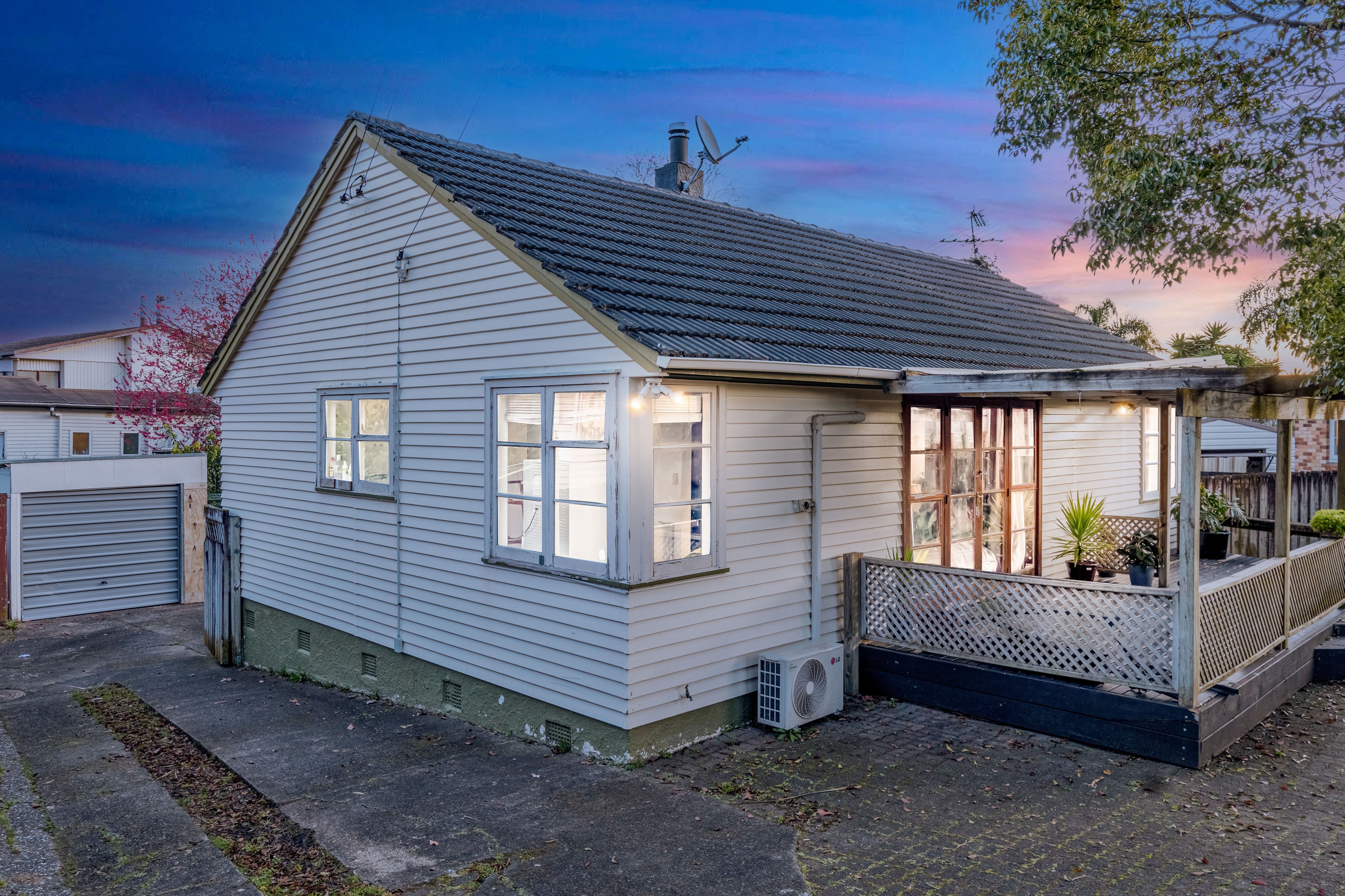 8 Tui Crescent, Manurewa, Manukau City