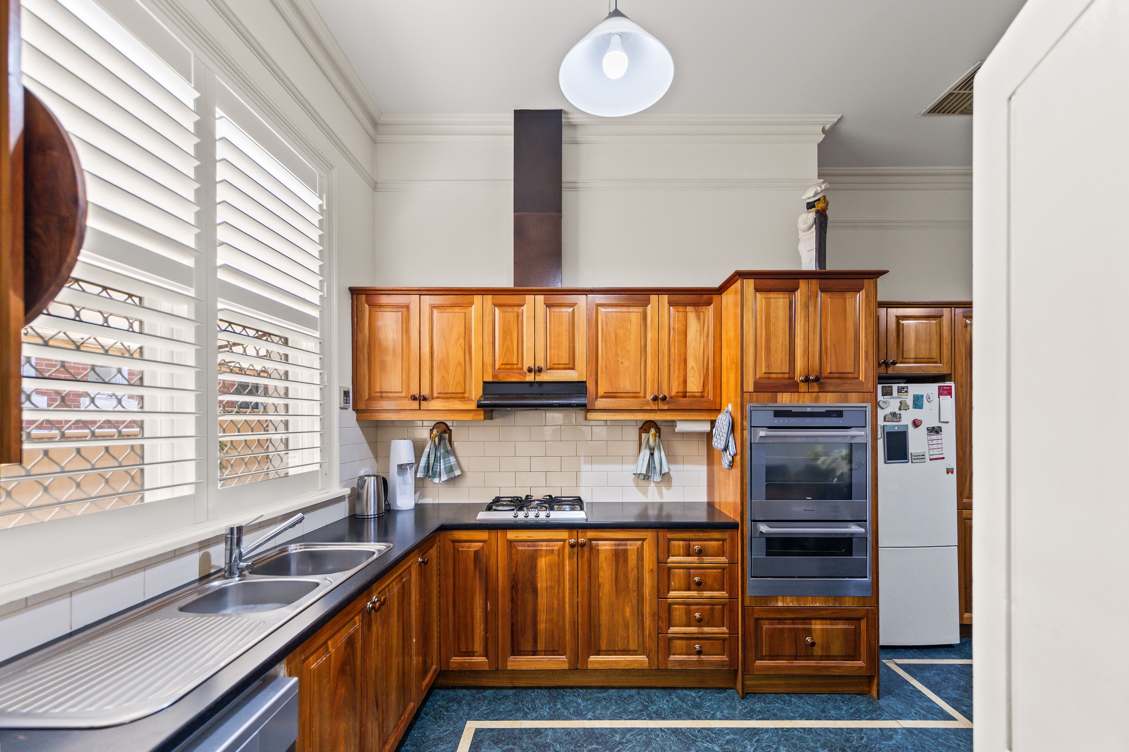 9 Bishops Avenue — photo 11 of 30