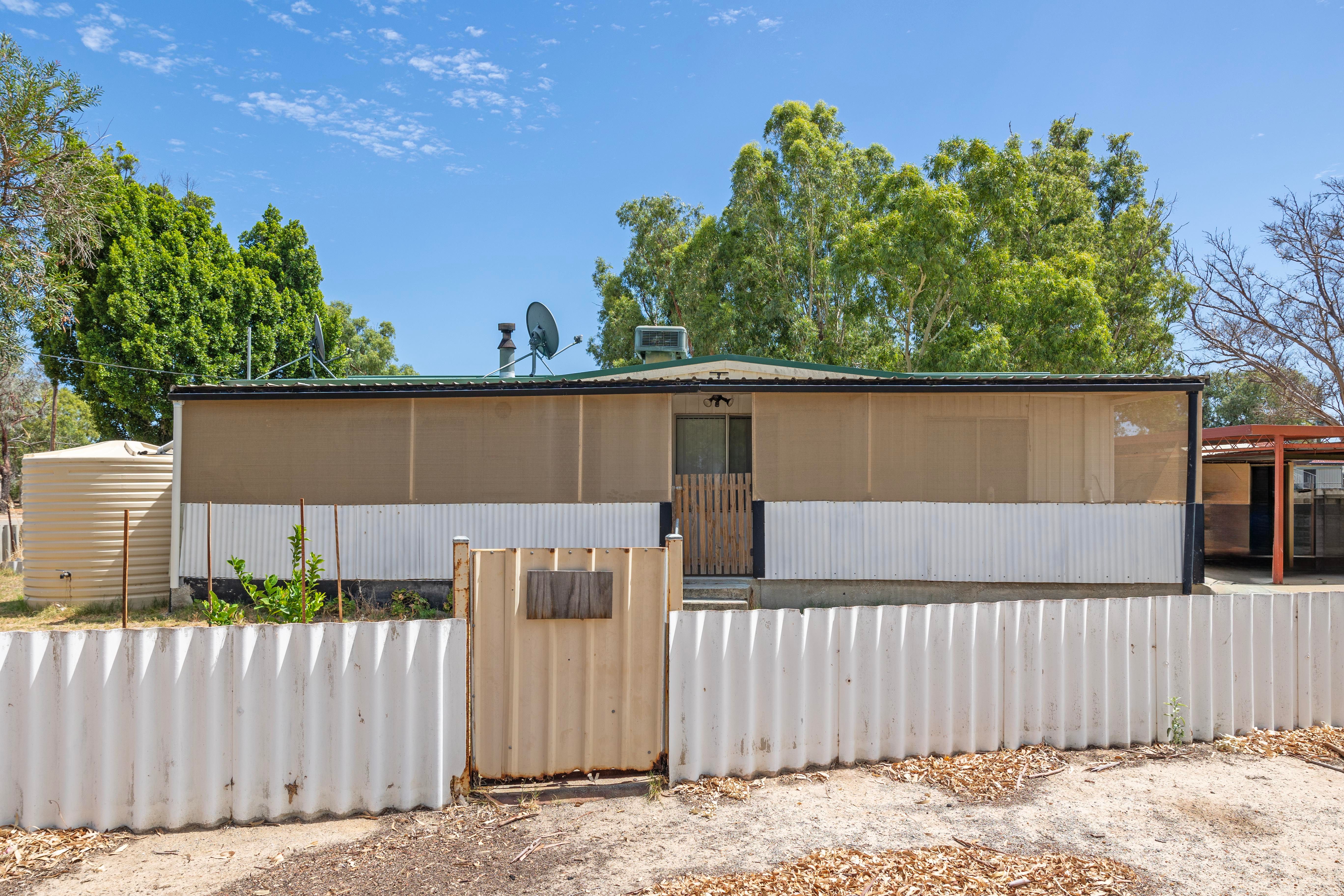 6 Clark Place, Eneabba WA 6518