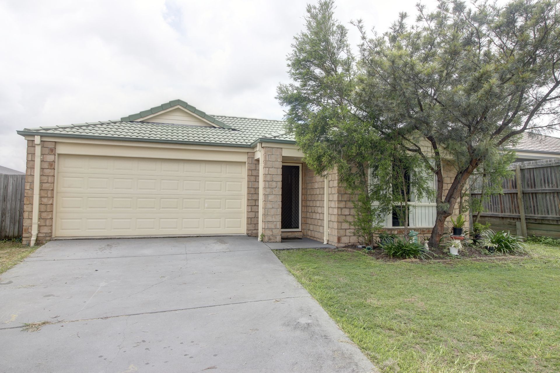 10 Brighton Street, Raceview QLD 4305