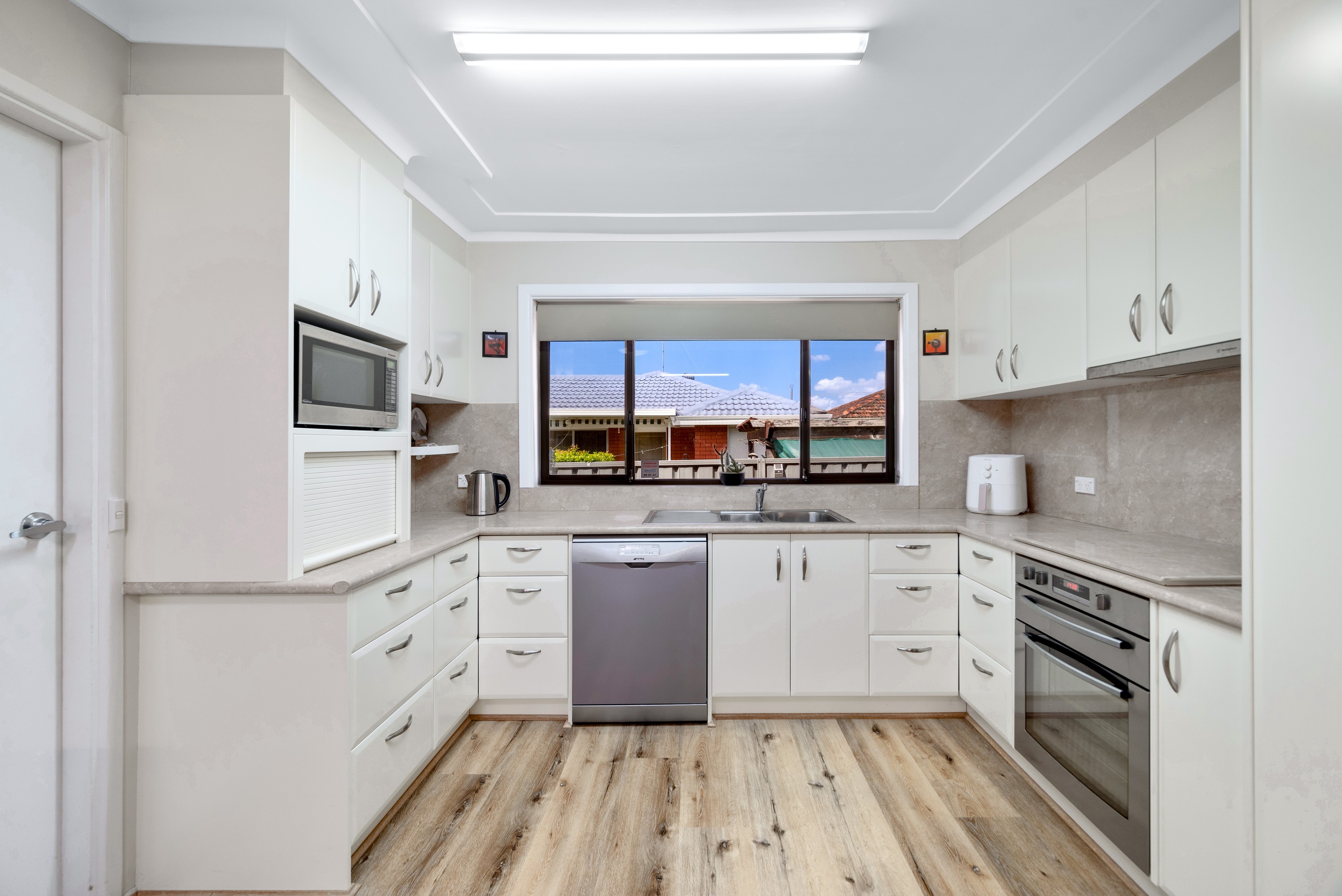 4 Lindley Avenue, Macquarie Fields, NSW 2564