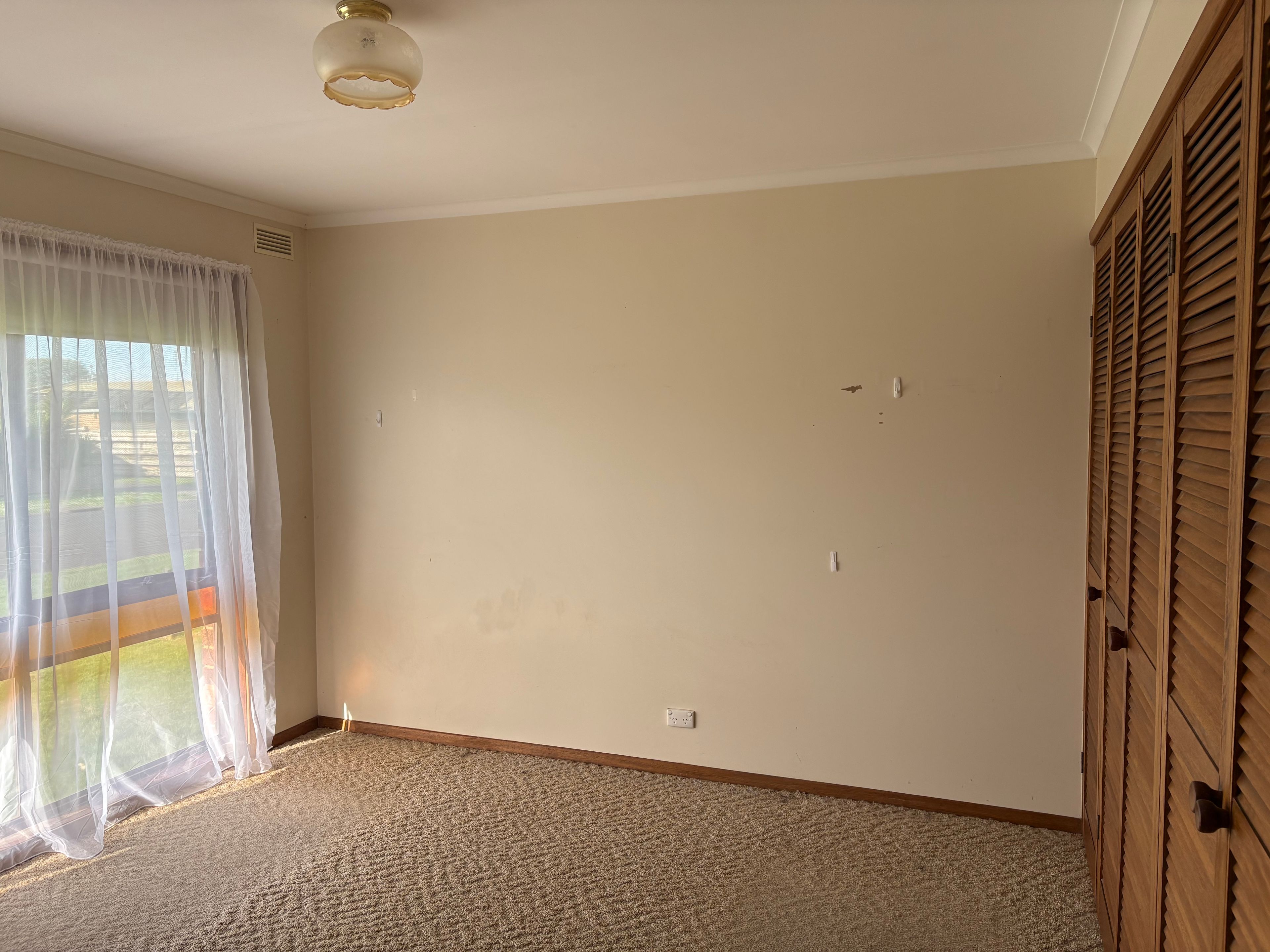 27 Karana Drive — photo 4 of 7