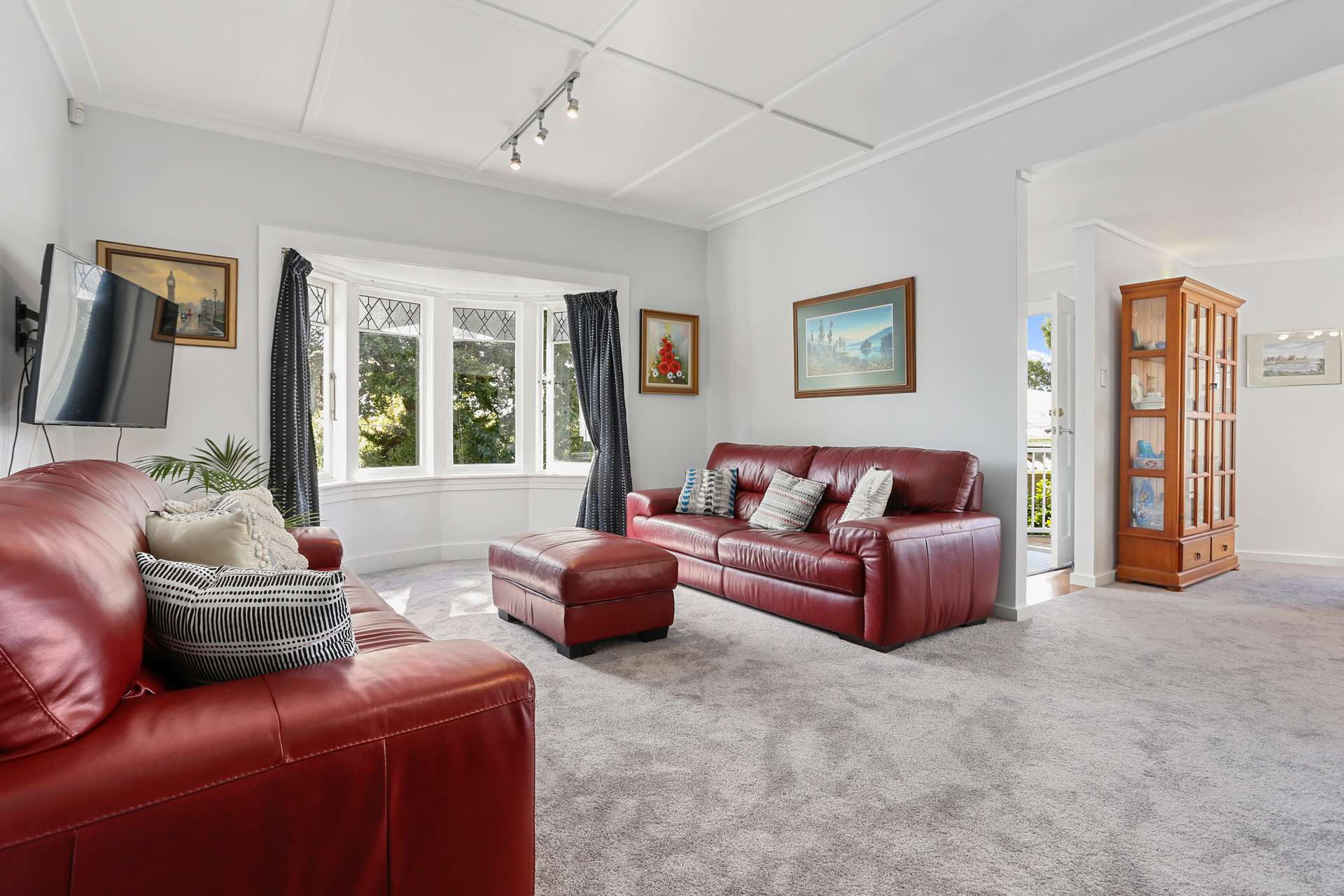 334 Titirangi Road photo 5