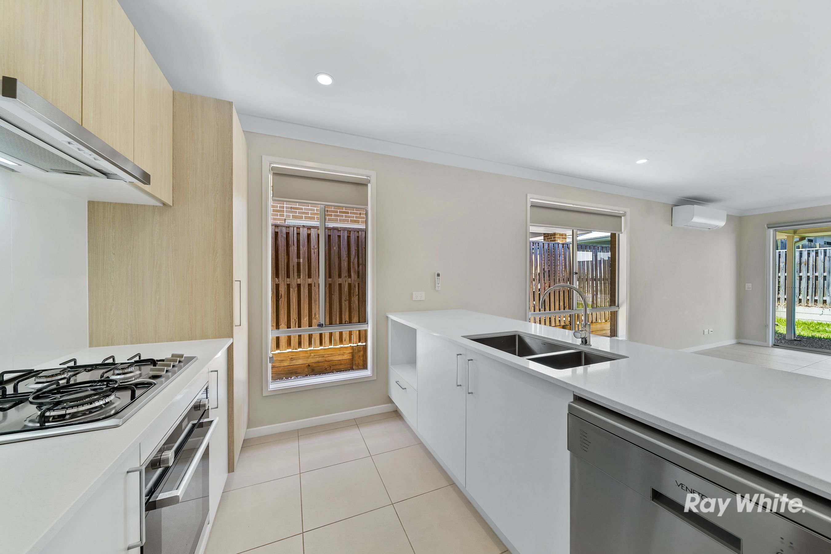 10 Dawn Street, Redbank Plains, QLD 4301
