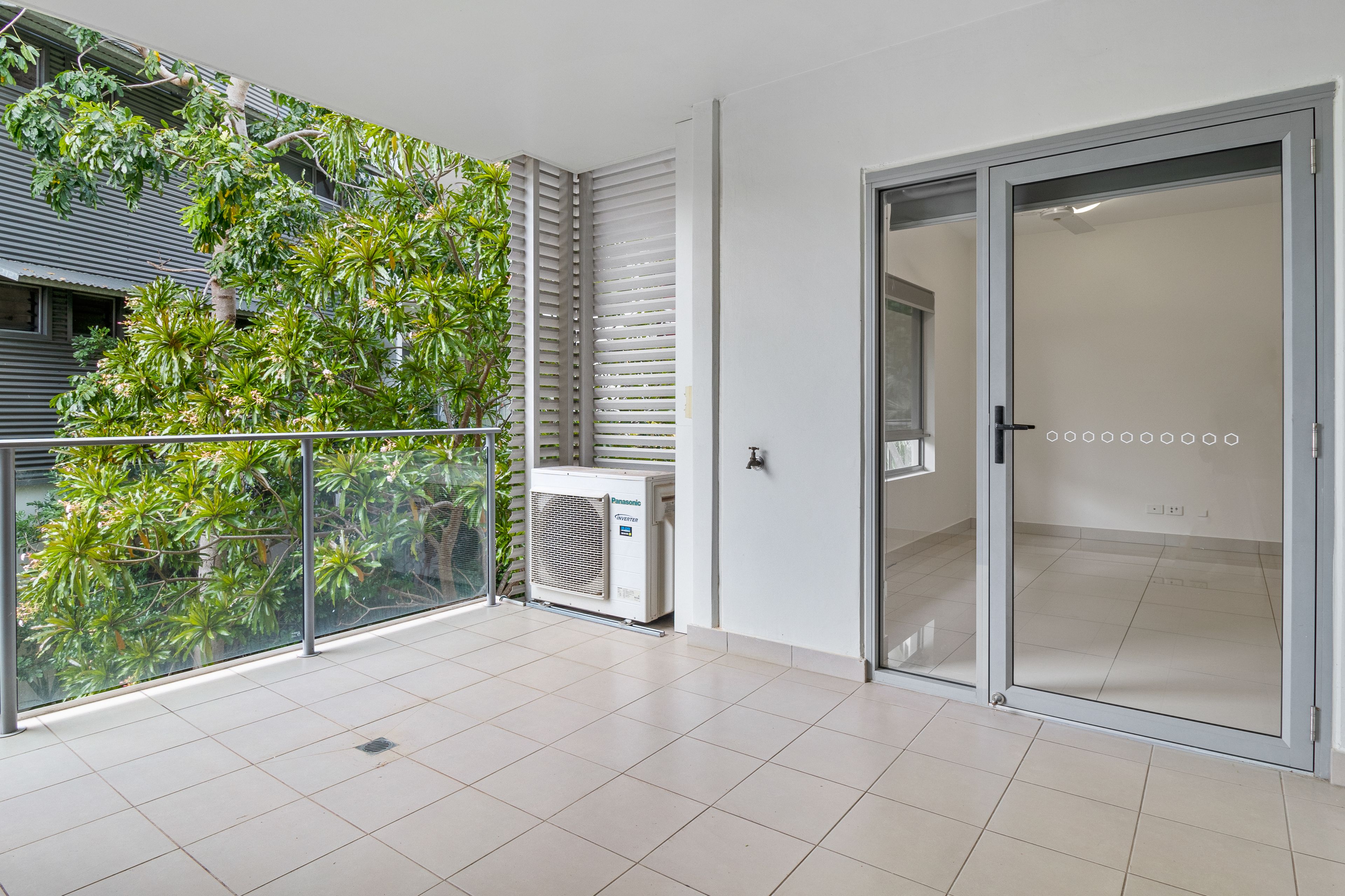 32/15 Fairweather Crescent — photo 5 of 10