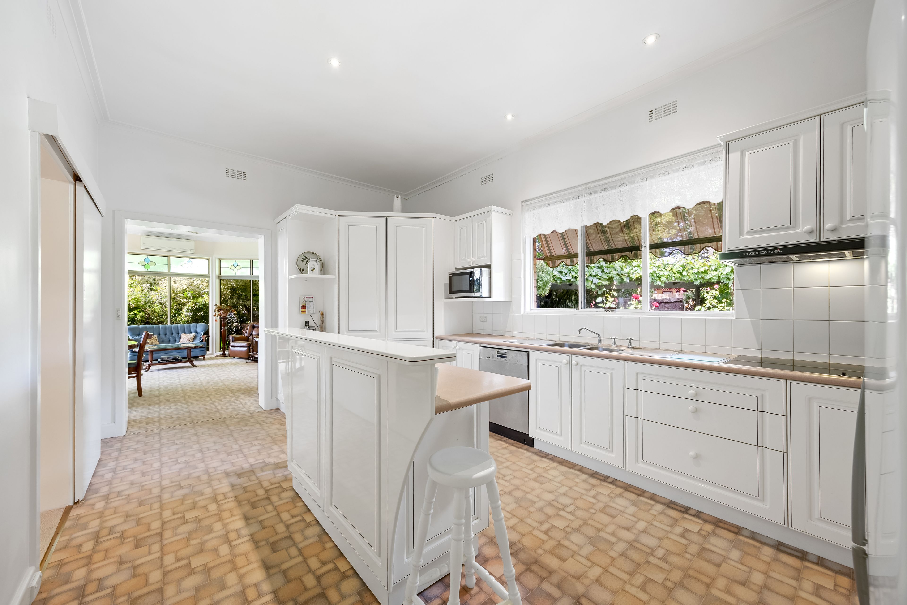 2 Port Fairy Road — photo 9 of 27
