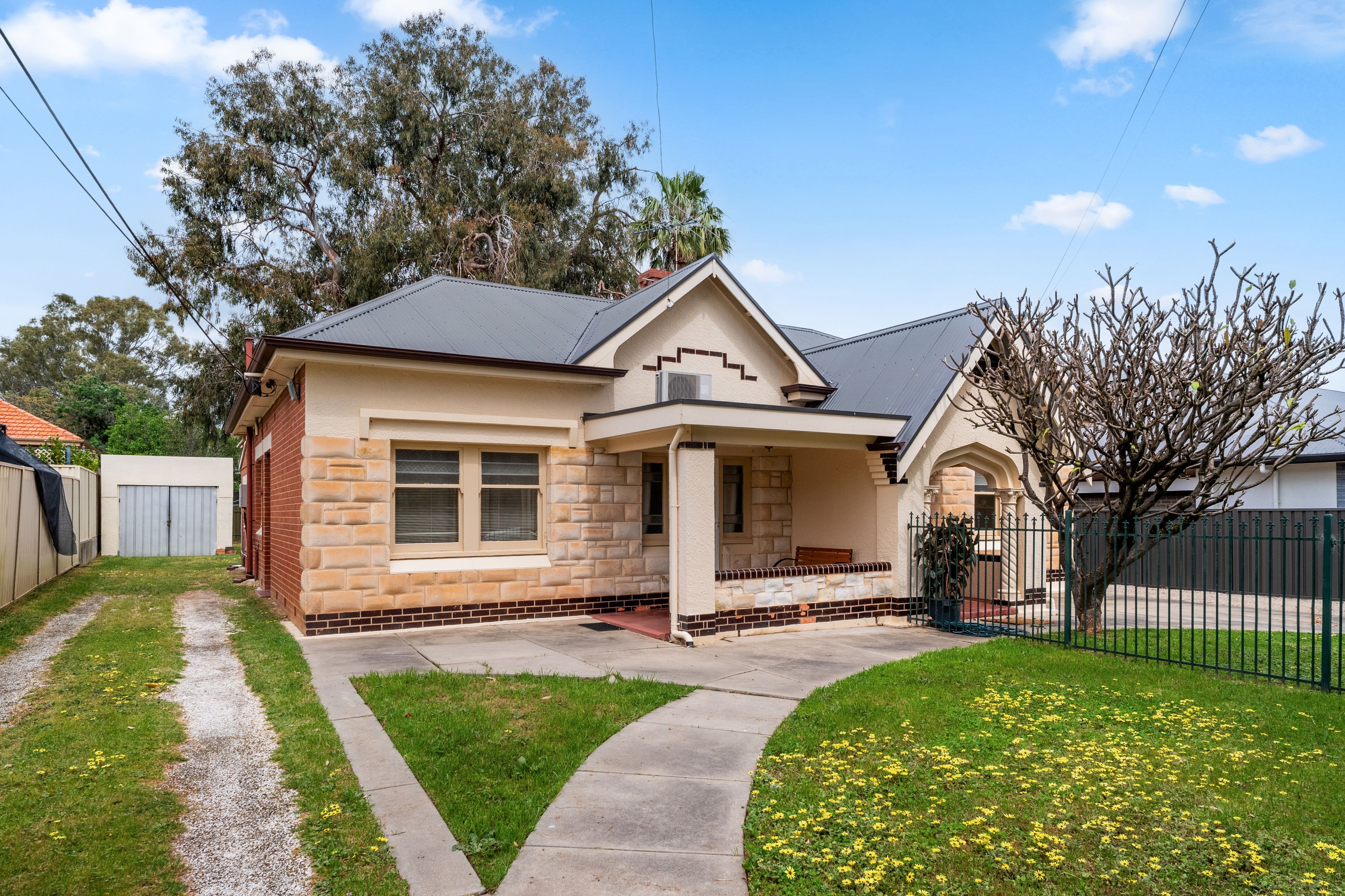 12-12A Chisholm Avenue — photo 15 of 25