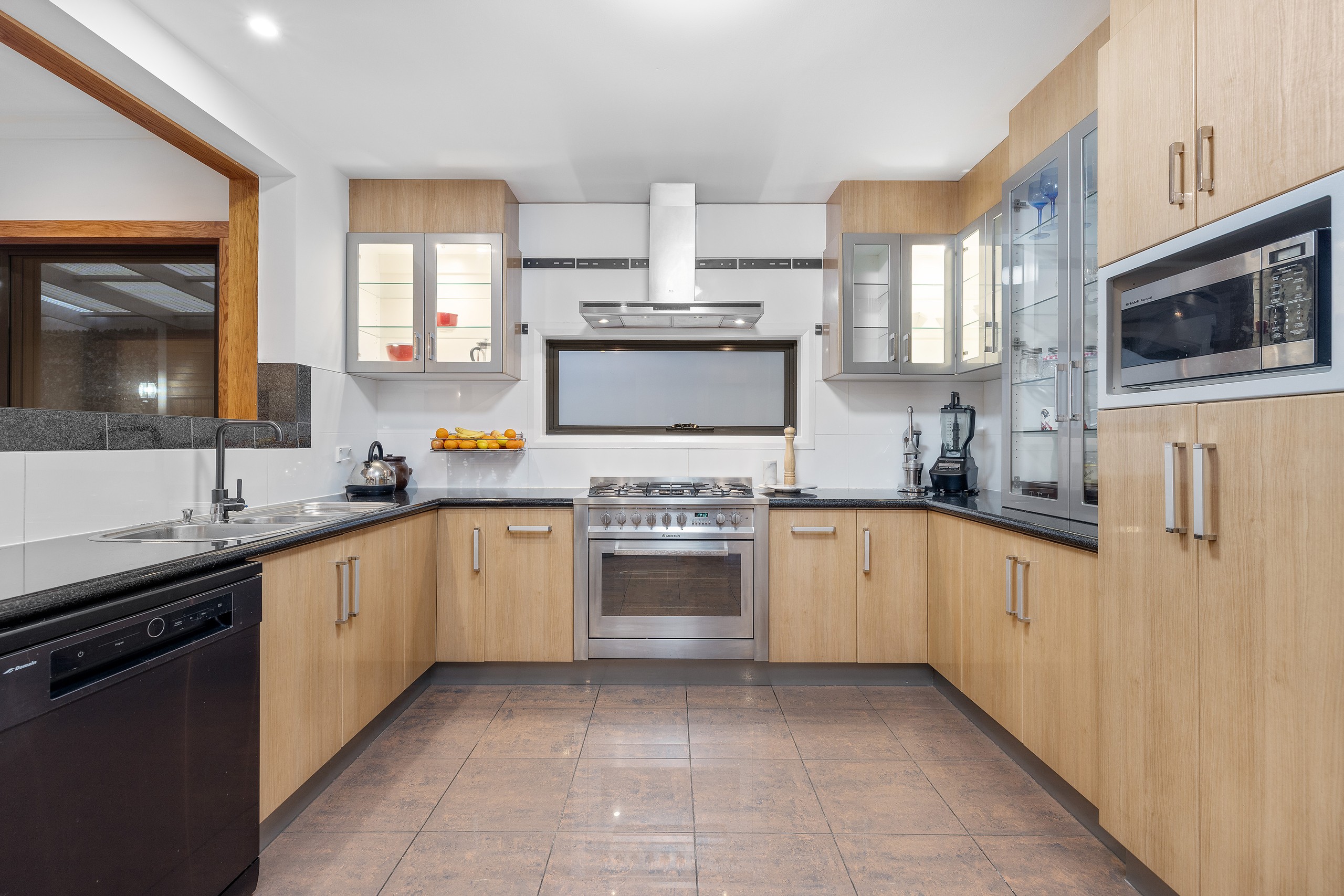 69 Hutchinson Drive, Lynbrook, VIC 3975