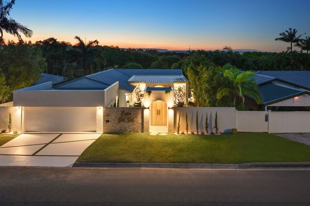 8 Trinity Place
