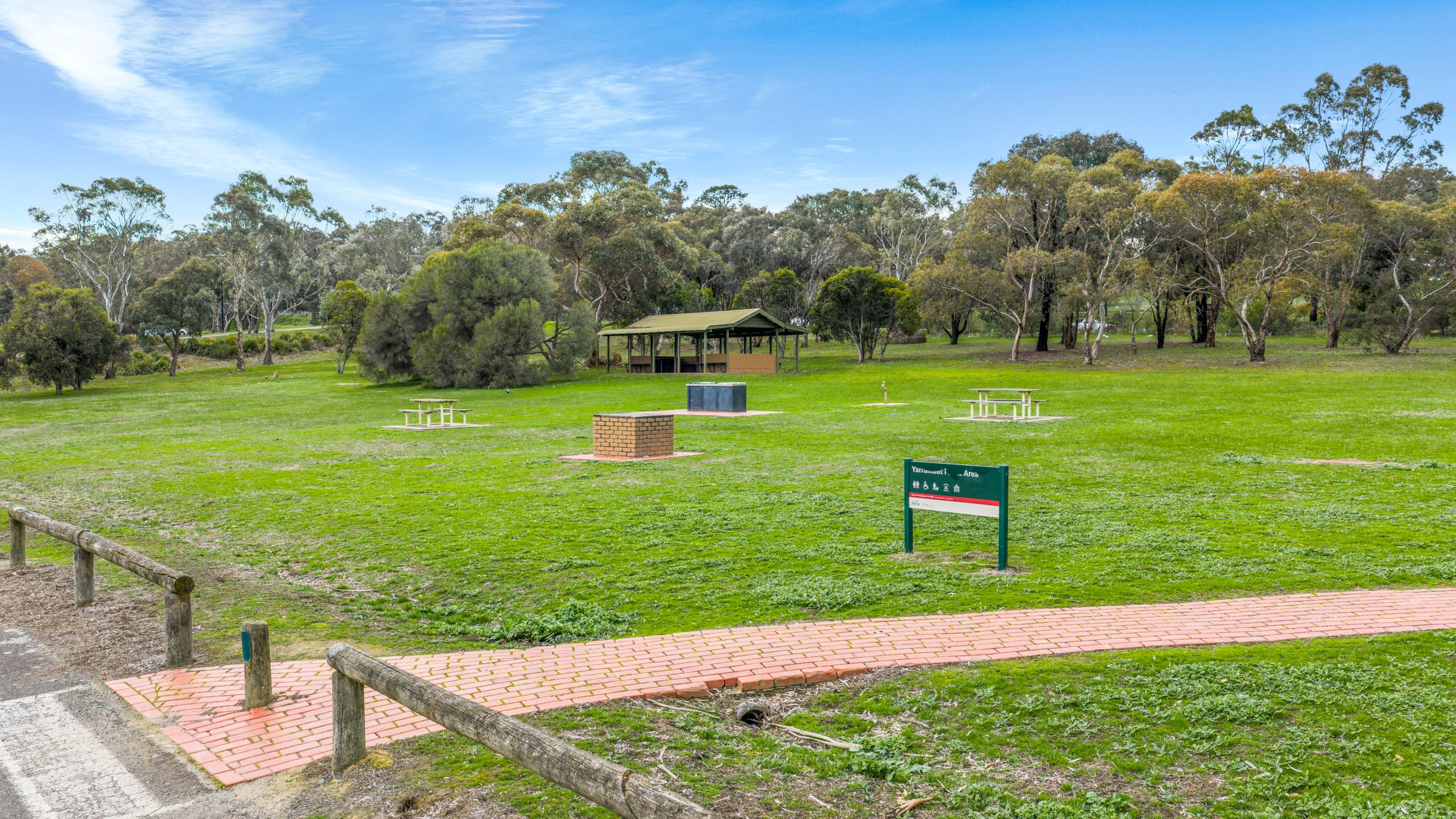 46 North Oatlands Road — photo 8 of 17