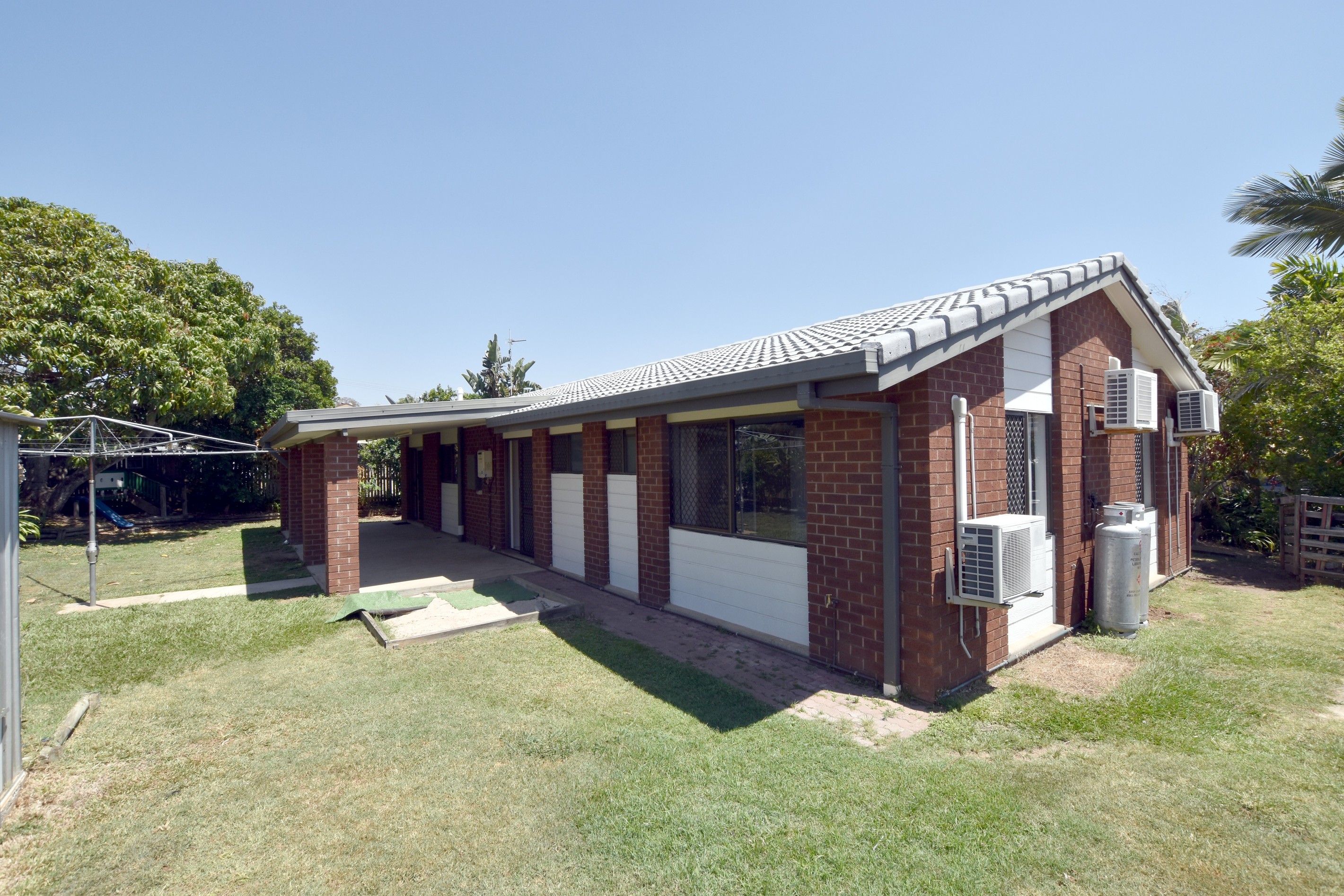 4 Intrepid Street, Clinton, QLD 4680