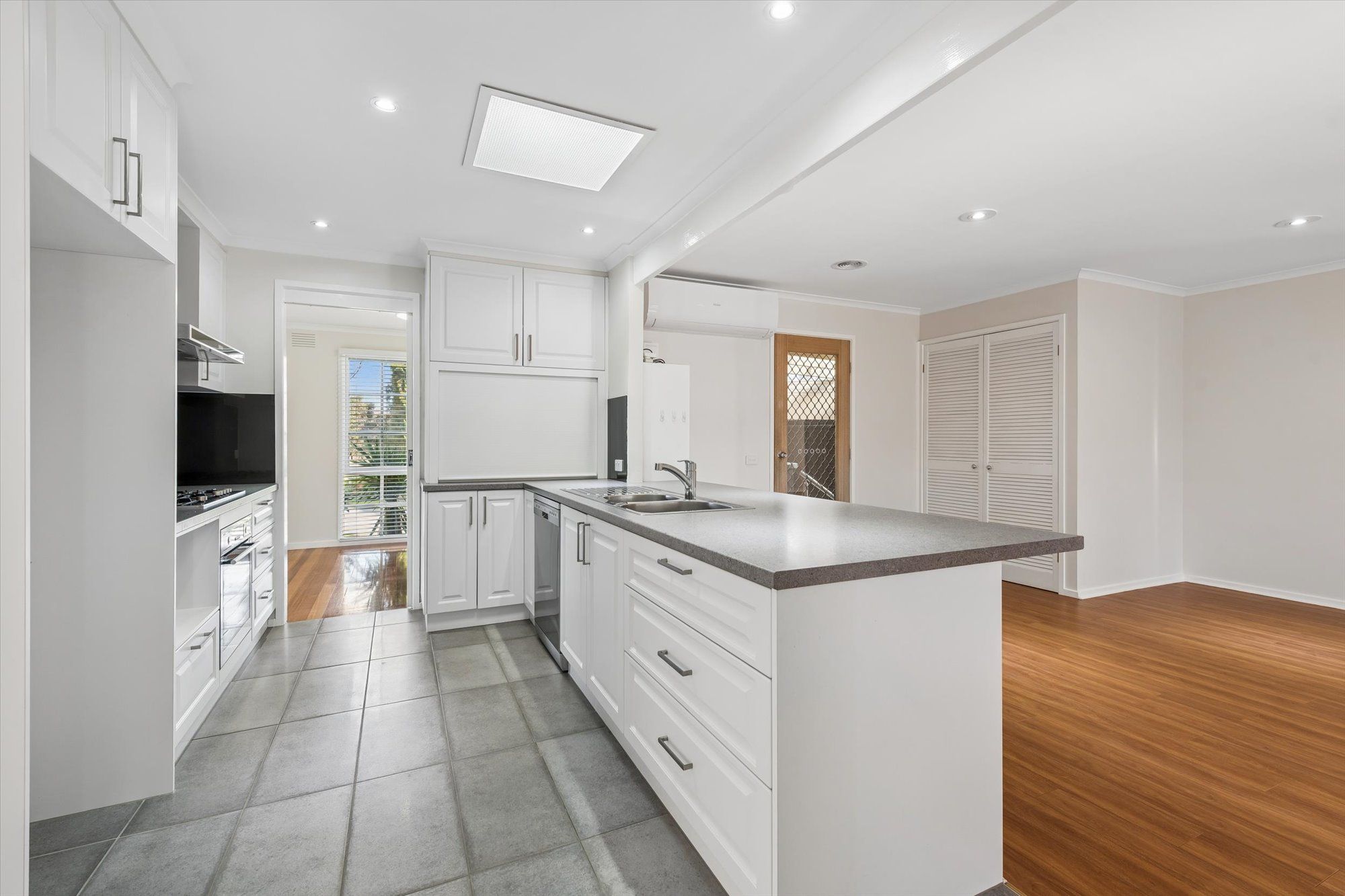 6 Apsley Court — photo 5 of 6