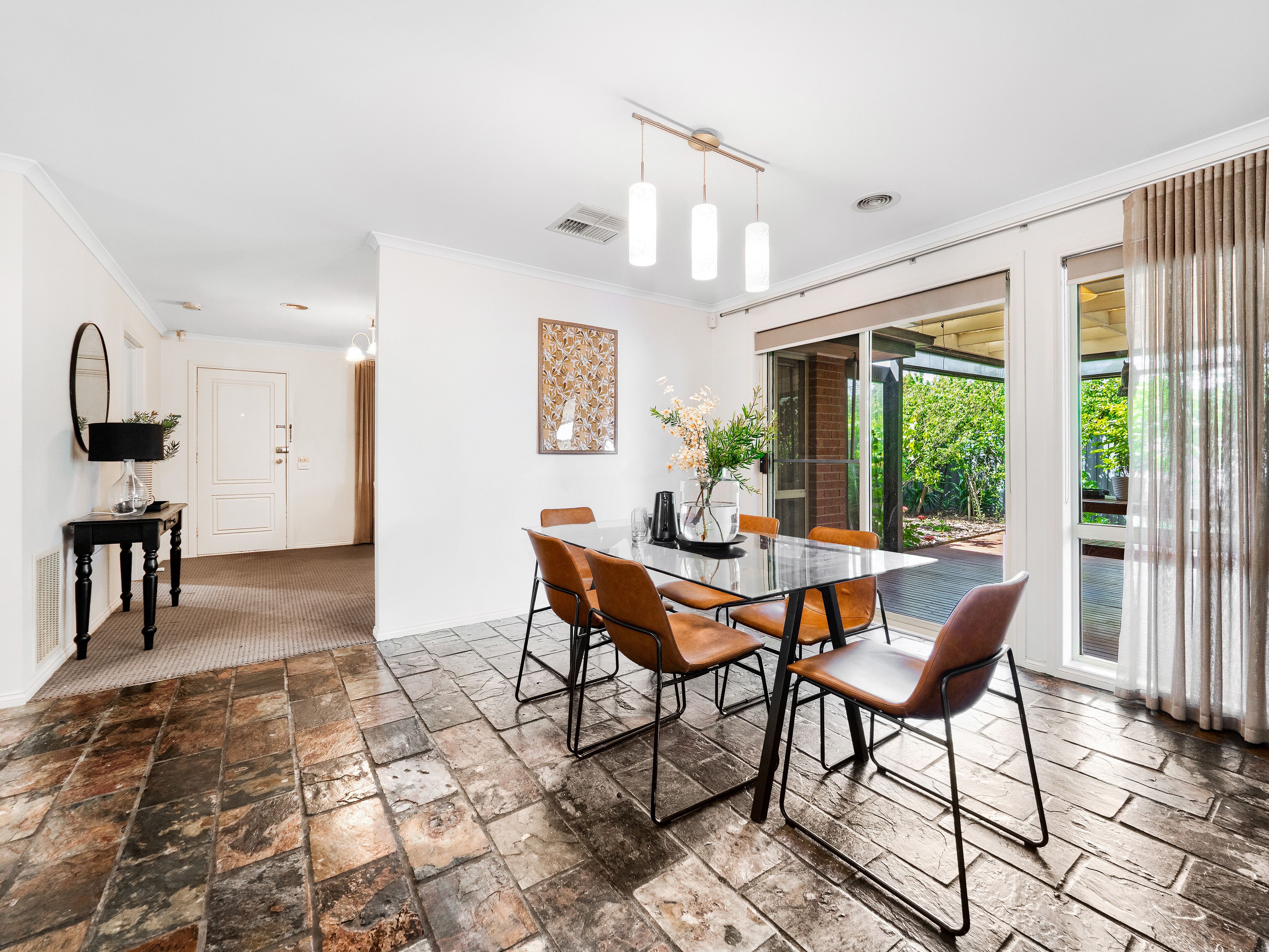 6 Gatwick Court — photo 7 of 29