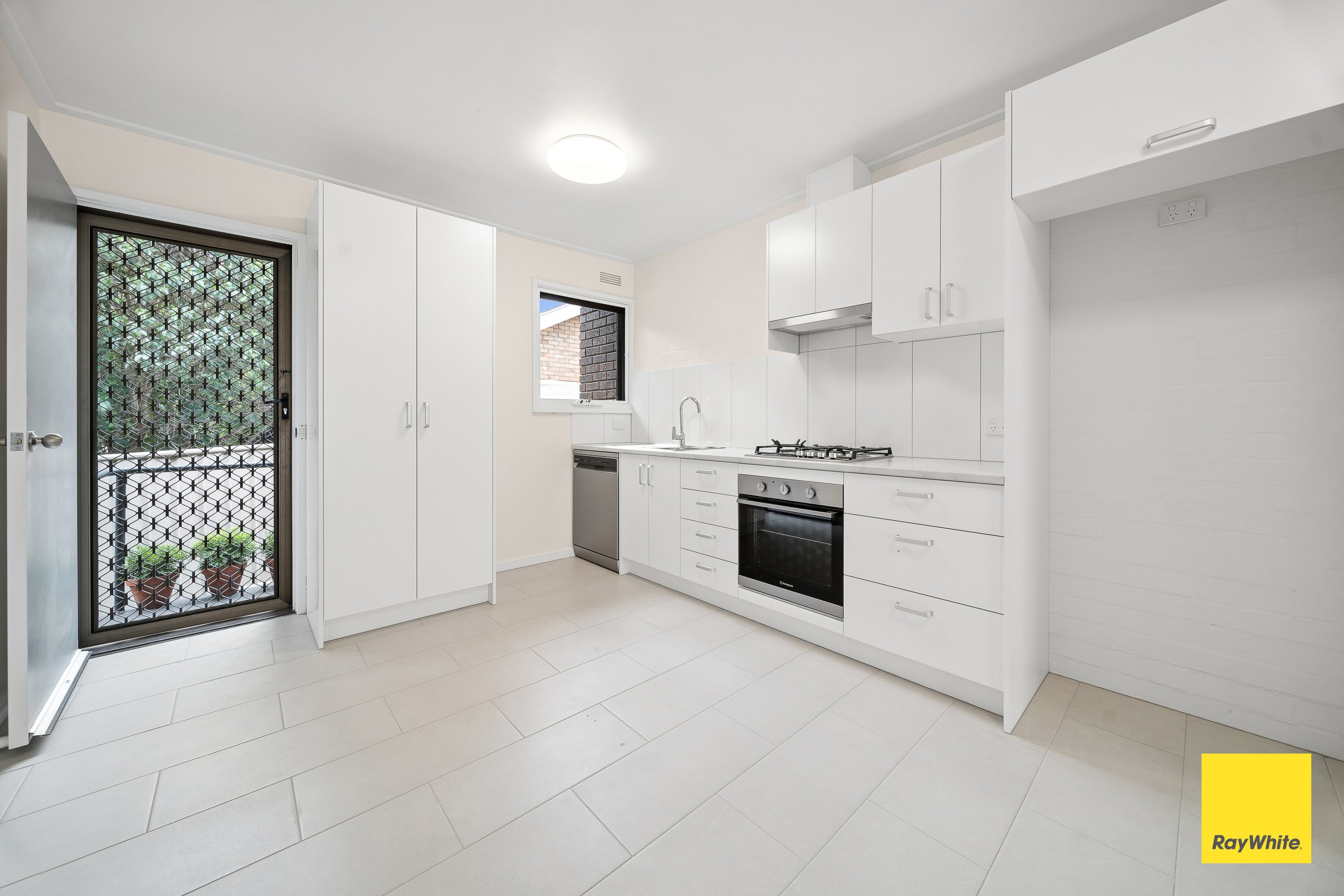 2/26 Woodbury Street, Strathdale, VIC 3550