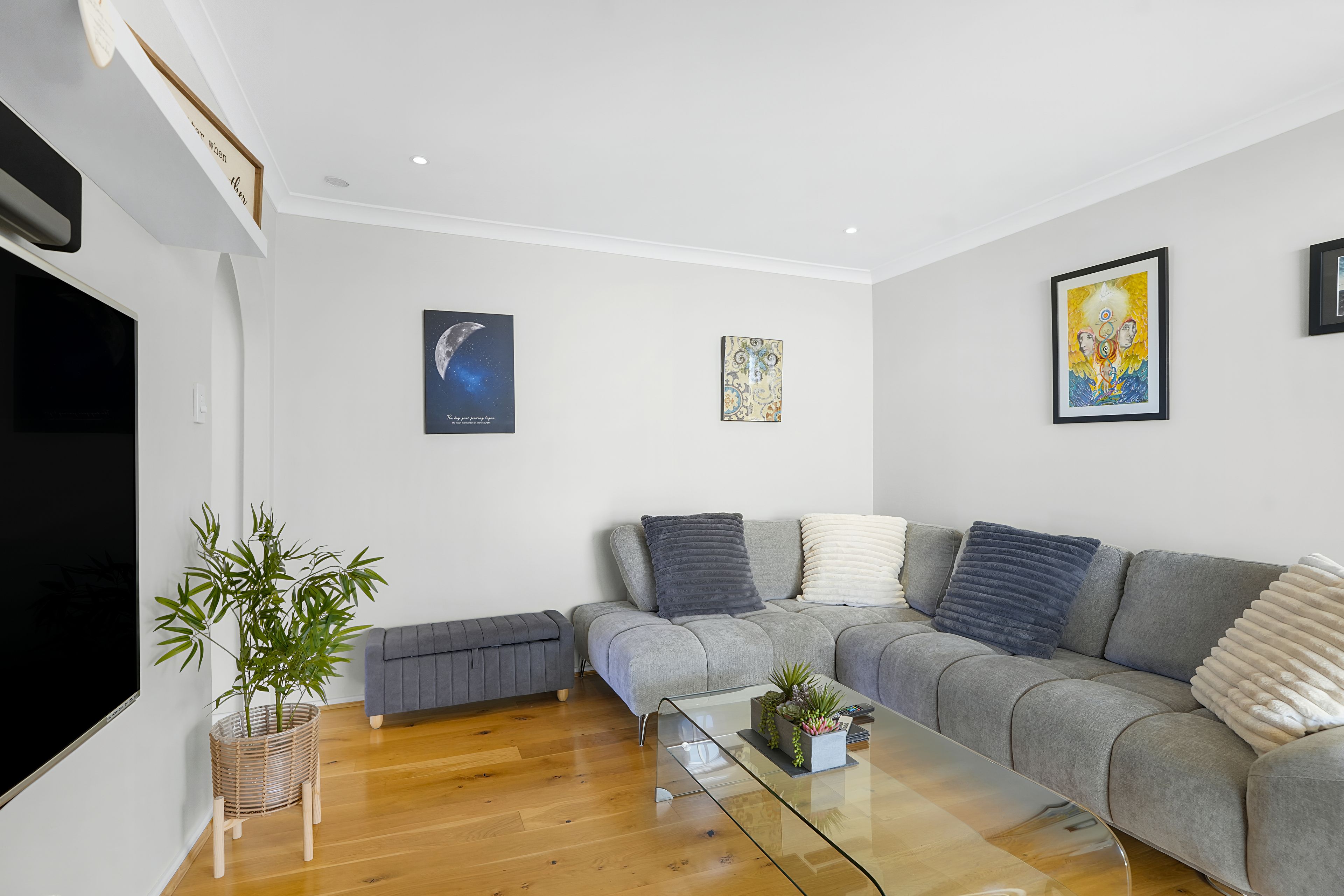 2/80 Hamilton Street — photo 3 of 24