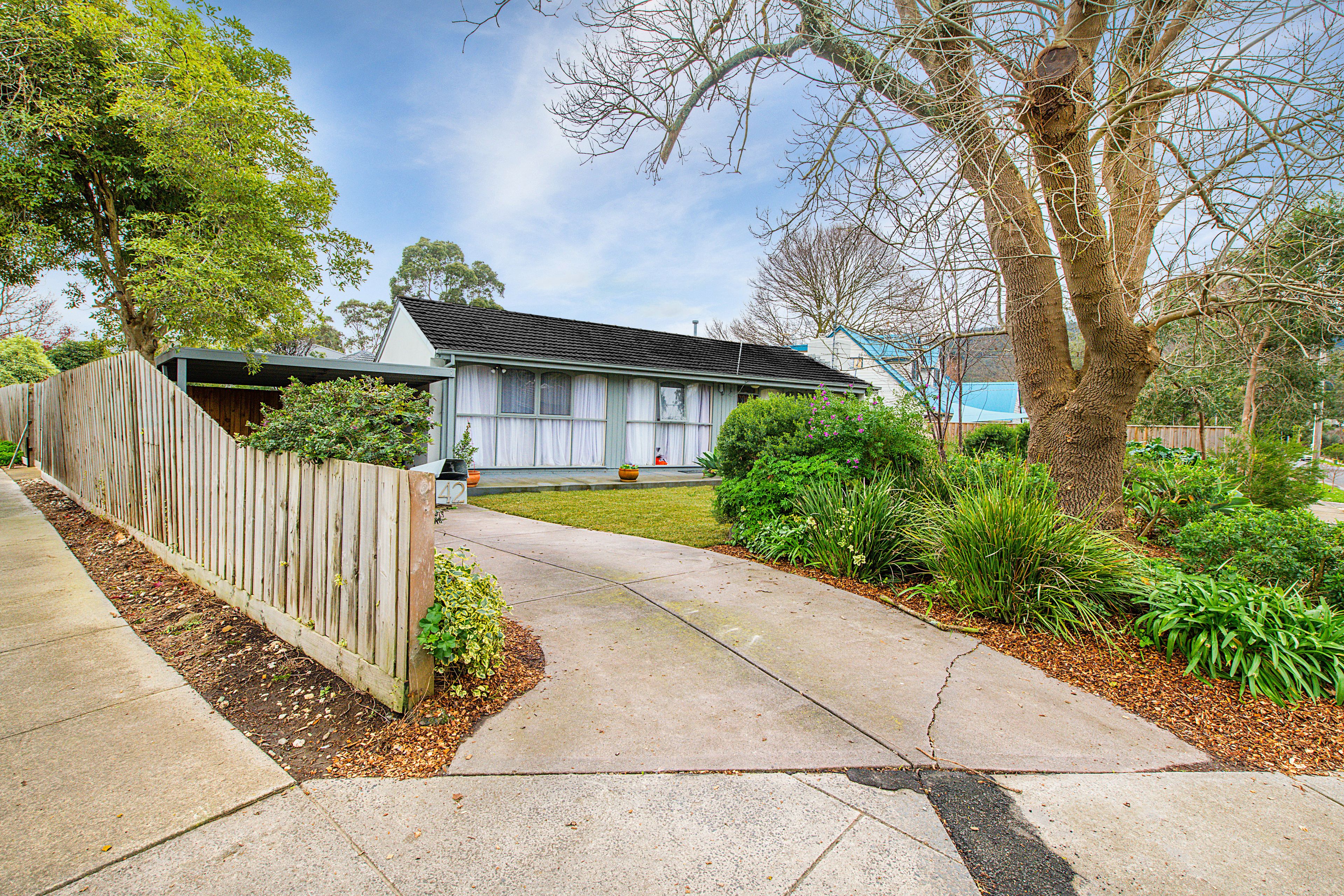 42 Willow Road, Upper Ferntree Gully, VIC 3156
