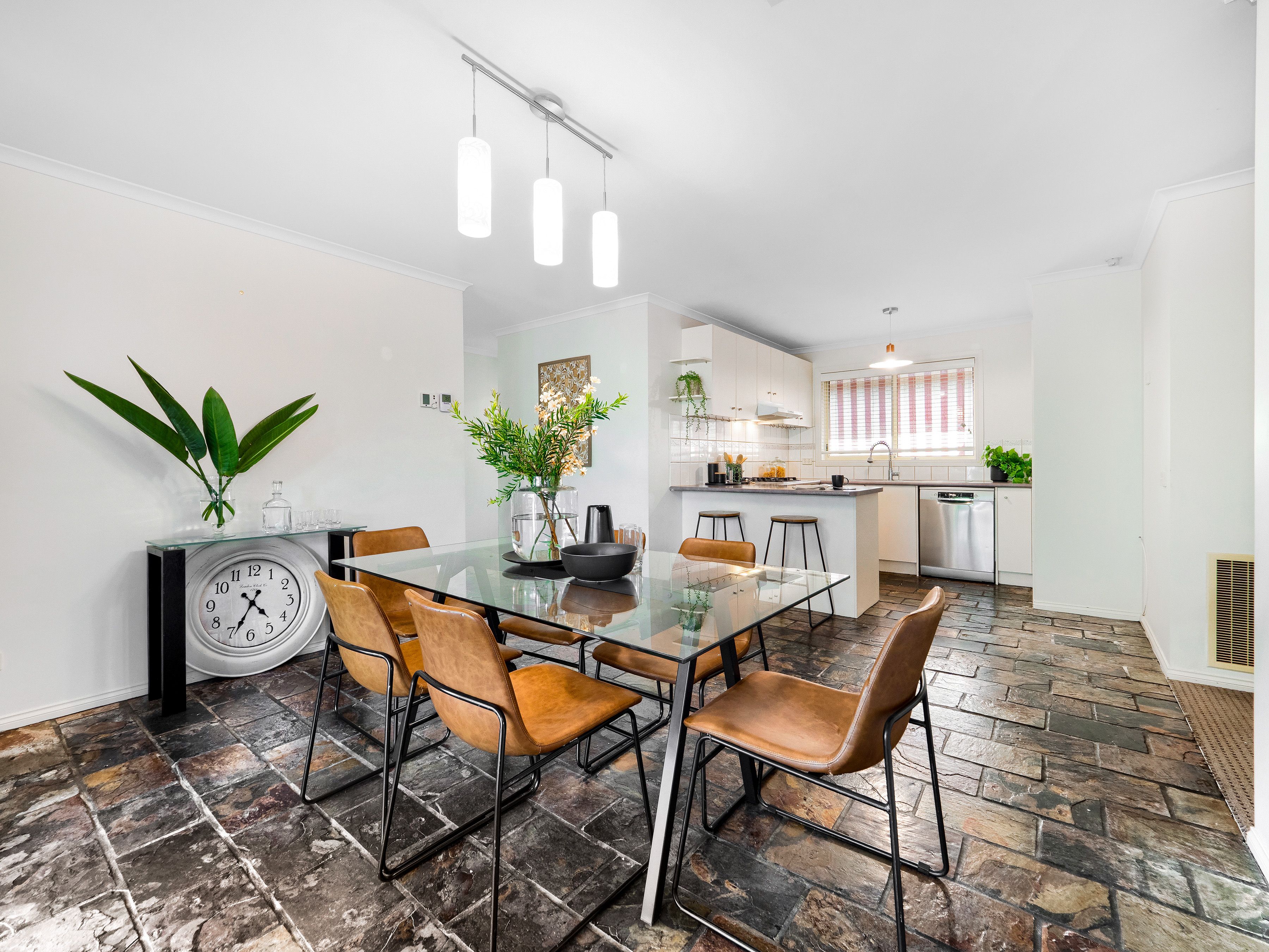 6 Gatwick Court — photo 9 of 29