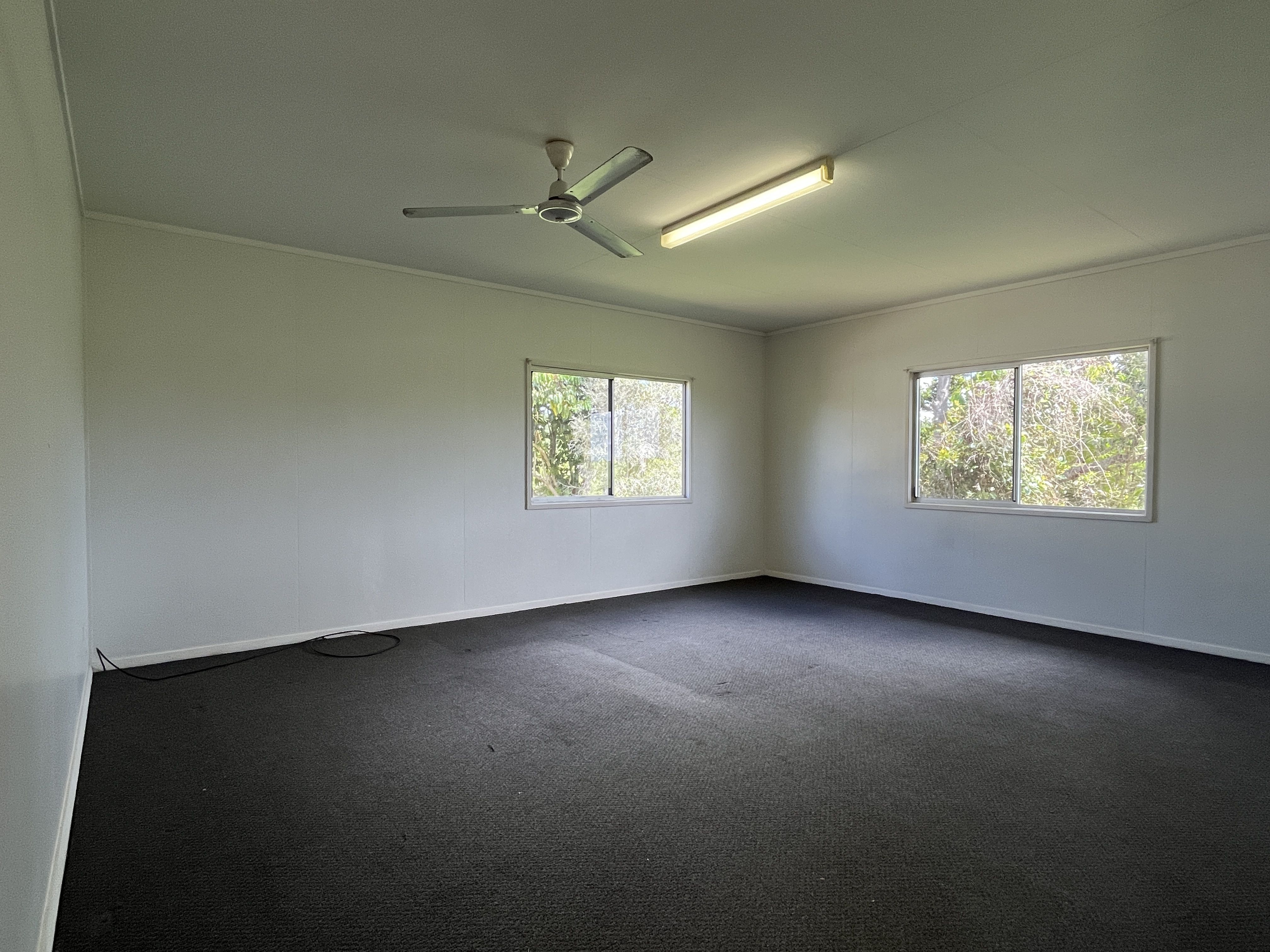 476A Russell Road — photo 4 of 16
