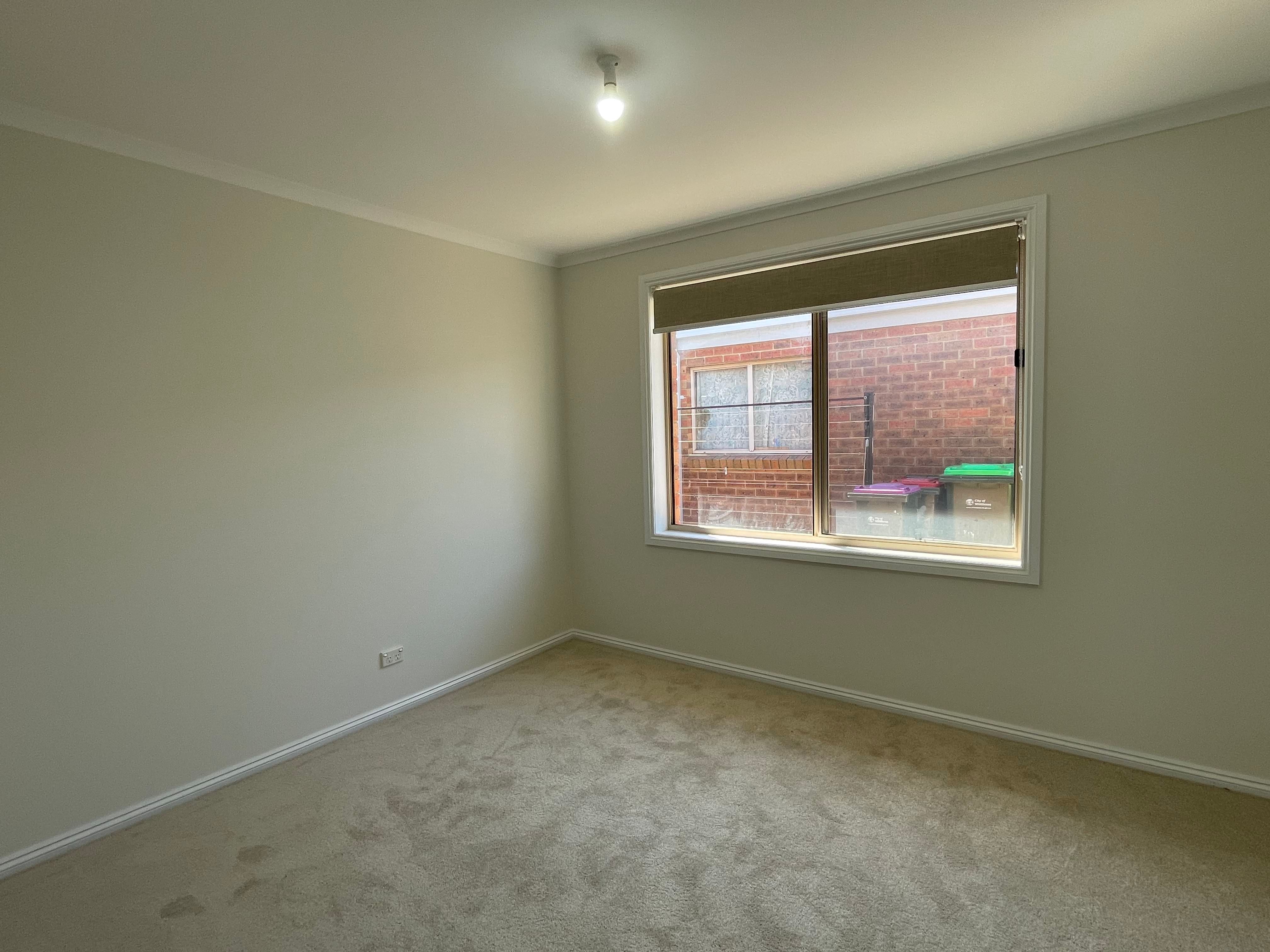 1/2 Edwards Street — photo 8 of 10