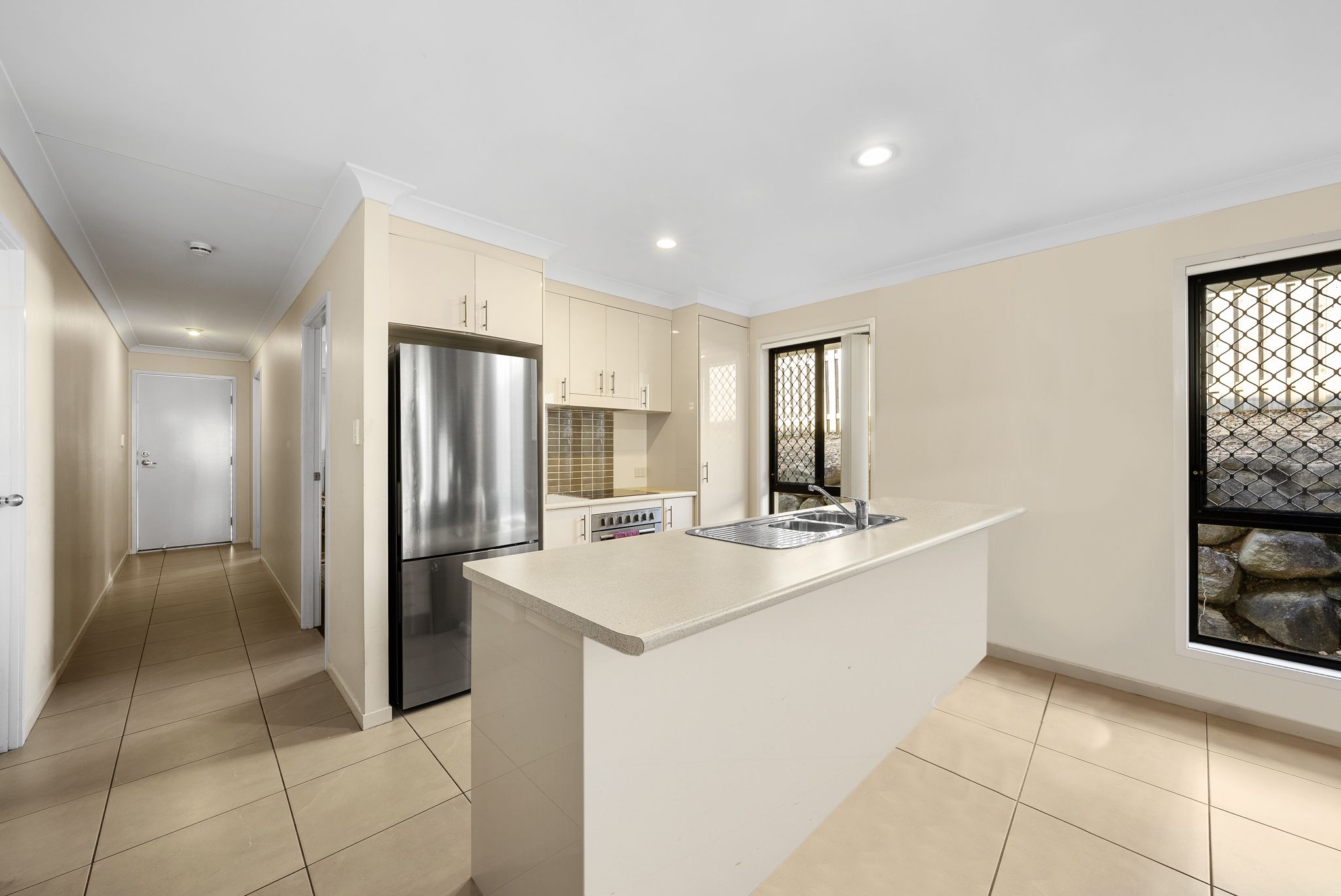 25 Hawkesbury Avenue, Pacific Pines, QLD 4211