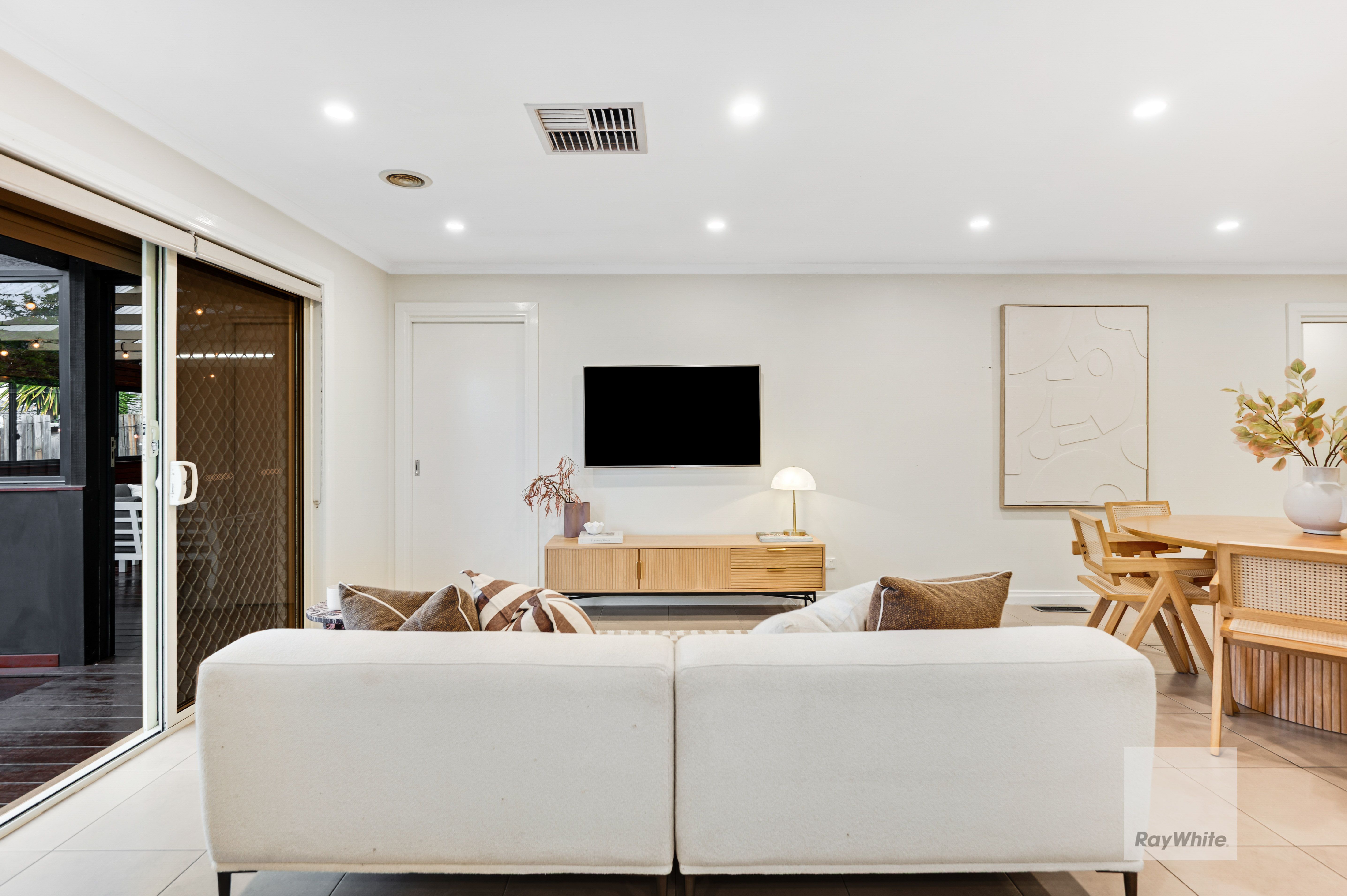 6 Sutton Close — photo 16 of 30
