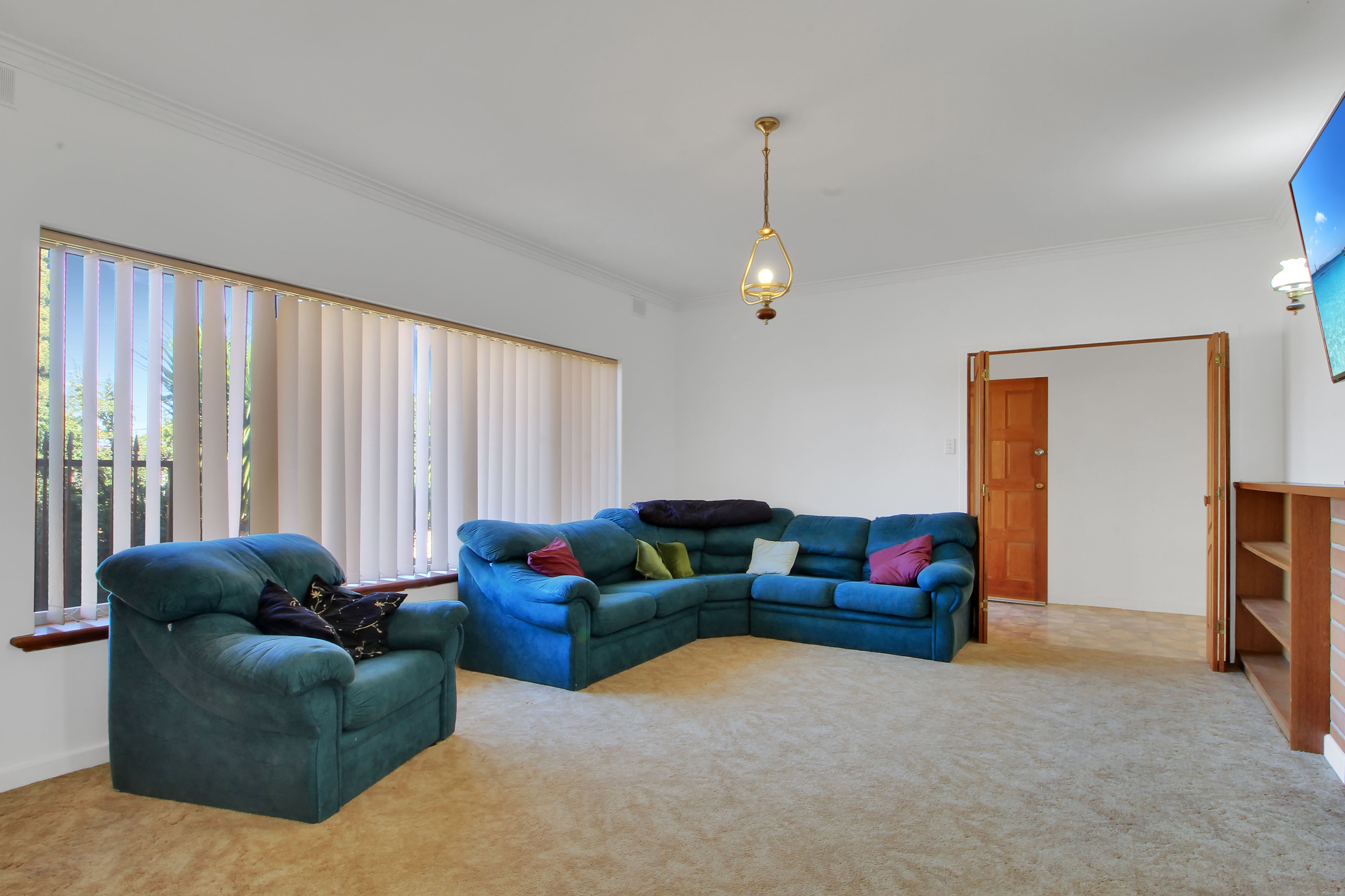 19 Streeter Avenue — photo 3 of 12