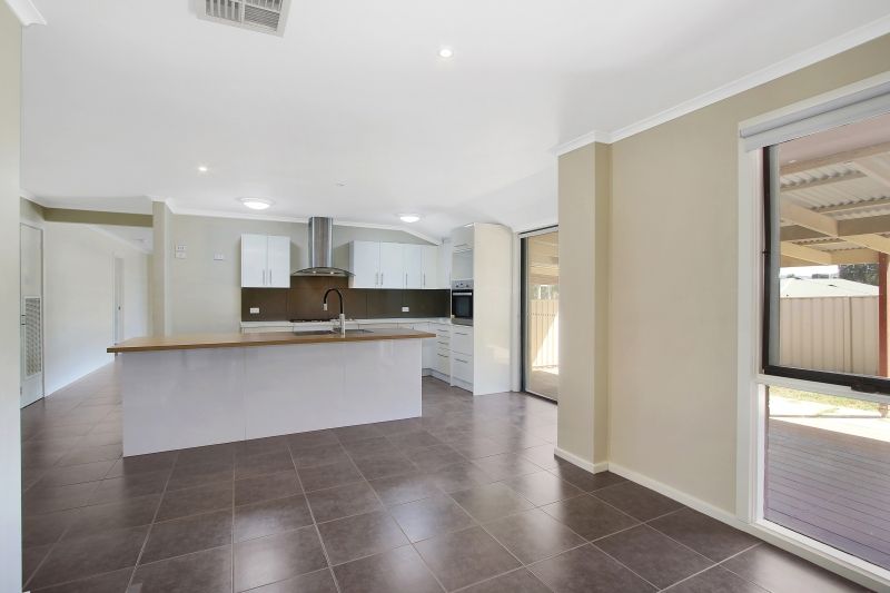 1 Canara Place, Springdale Heights, NSW 2641