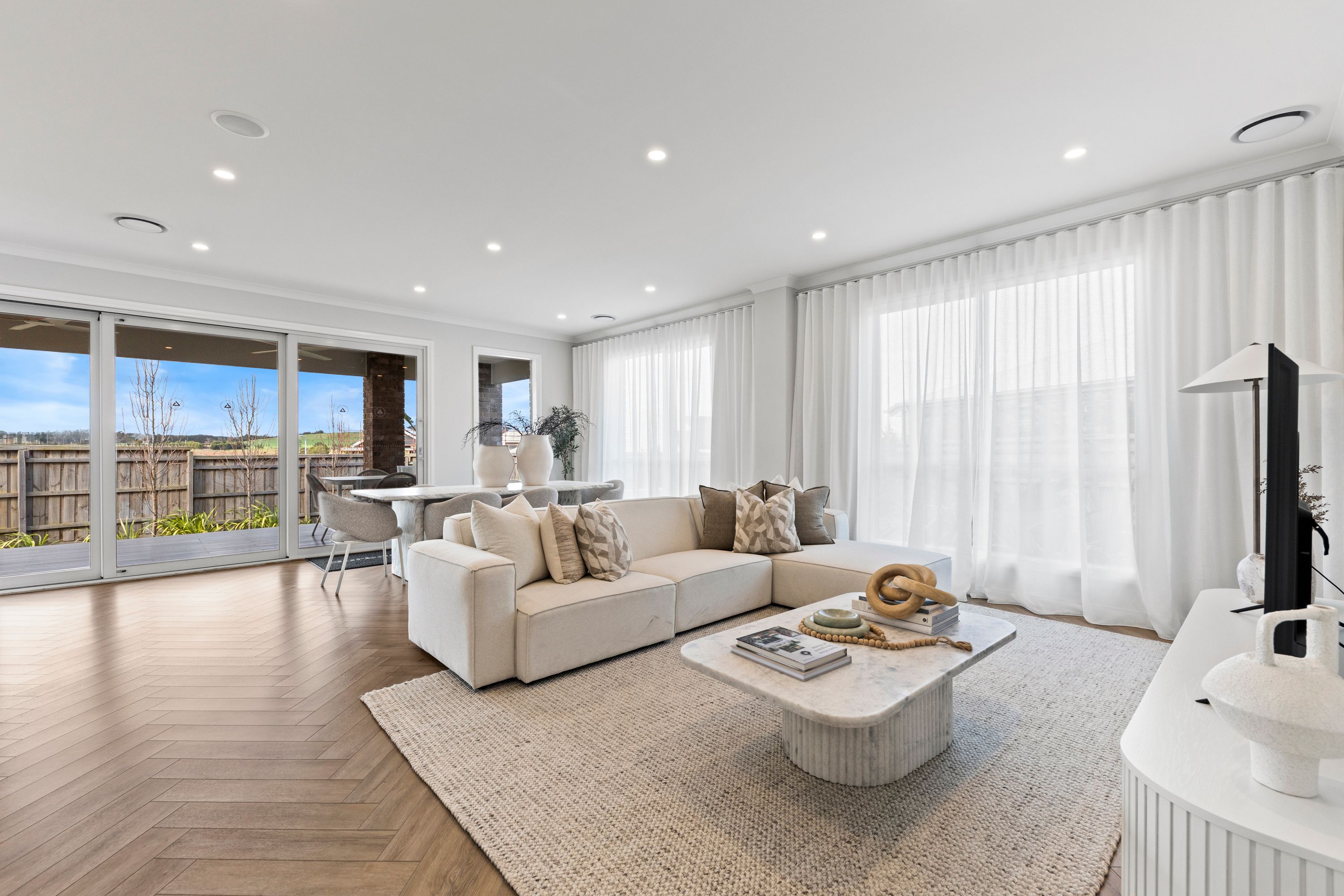 58 Apsley Parkway — photo 8 of 30