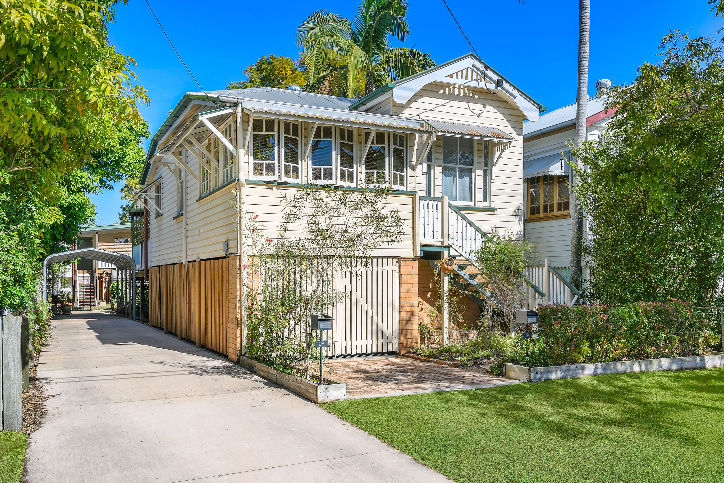 9 Seventh Avenue, Sandgate QLD 4017