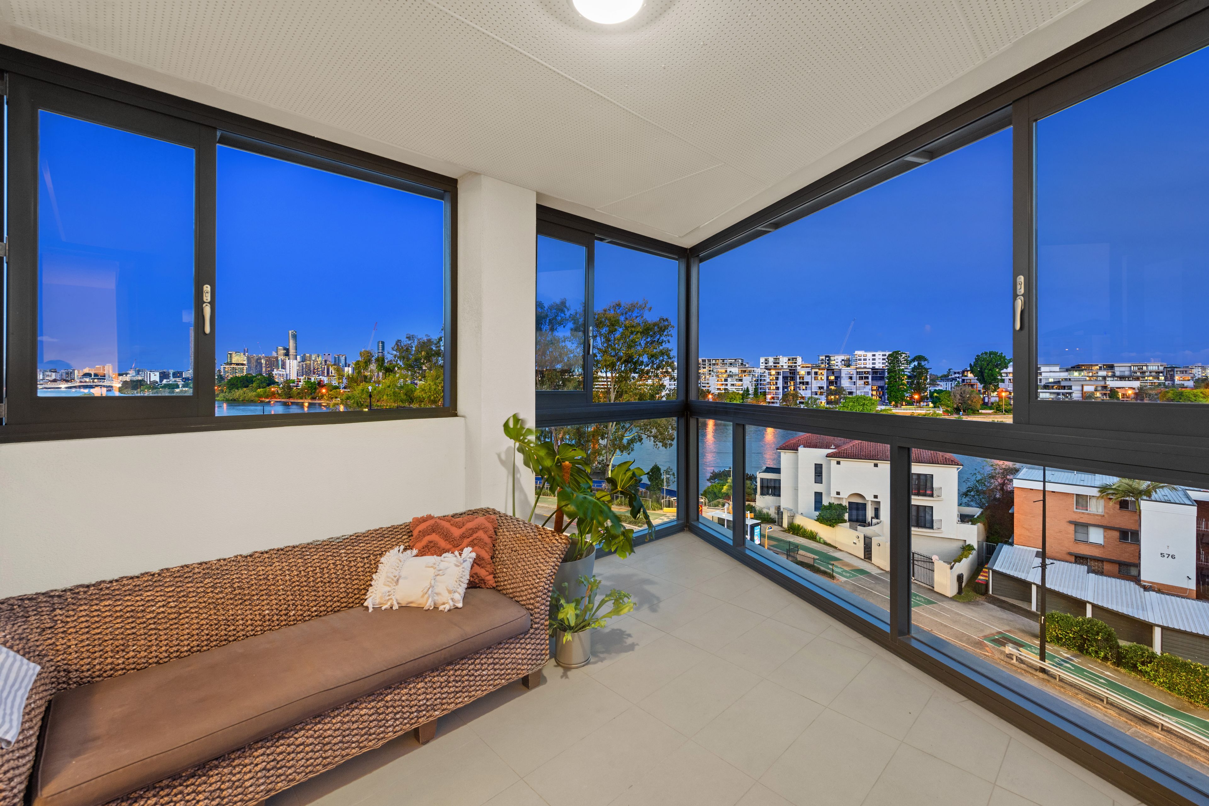 502/573 Coronation Drive, Toowong, QLD 4066