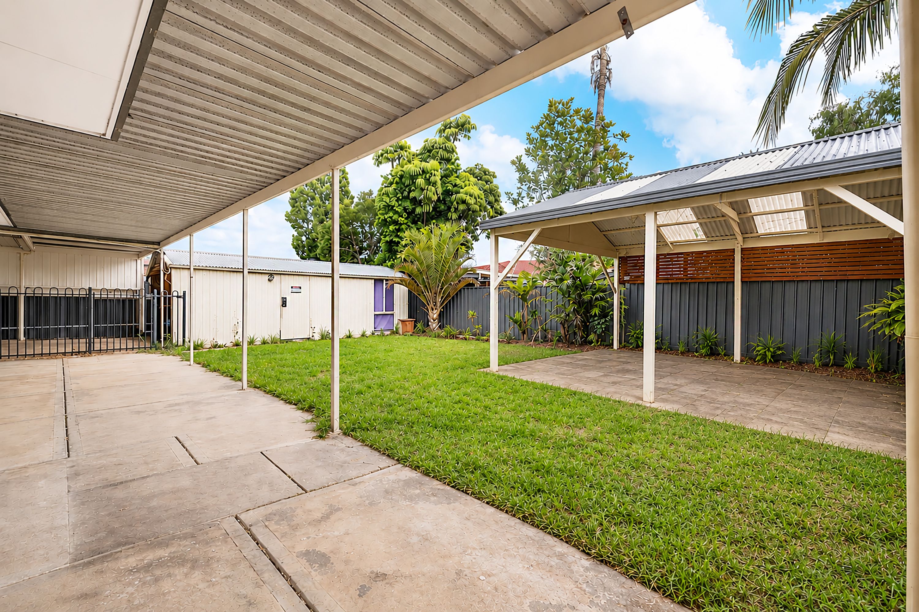 10 Hendrix Crescent — photo 8 of 11